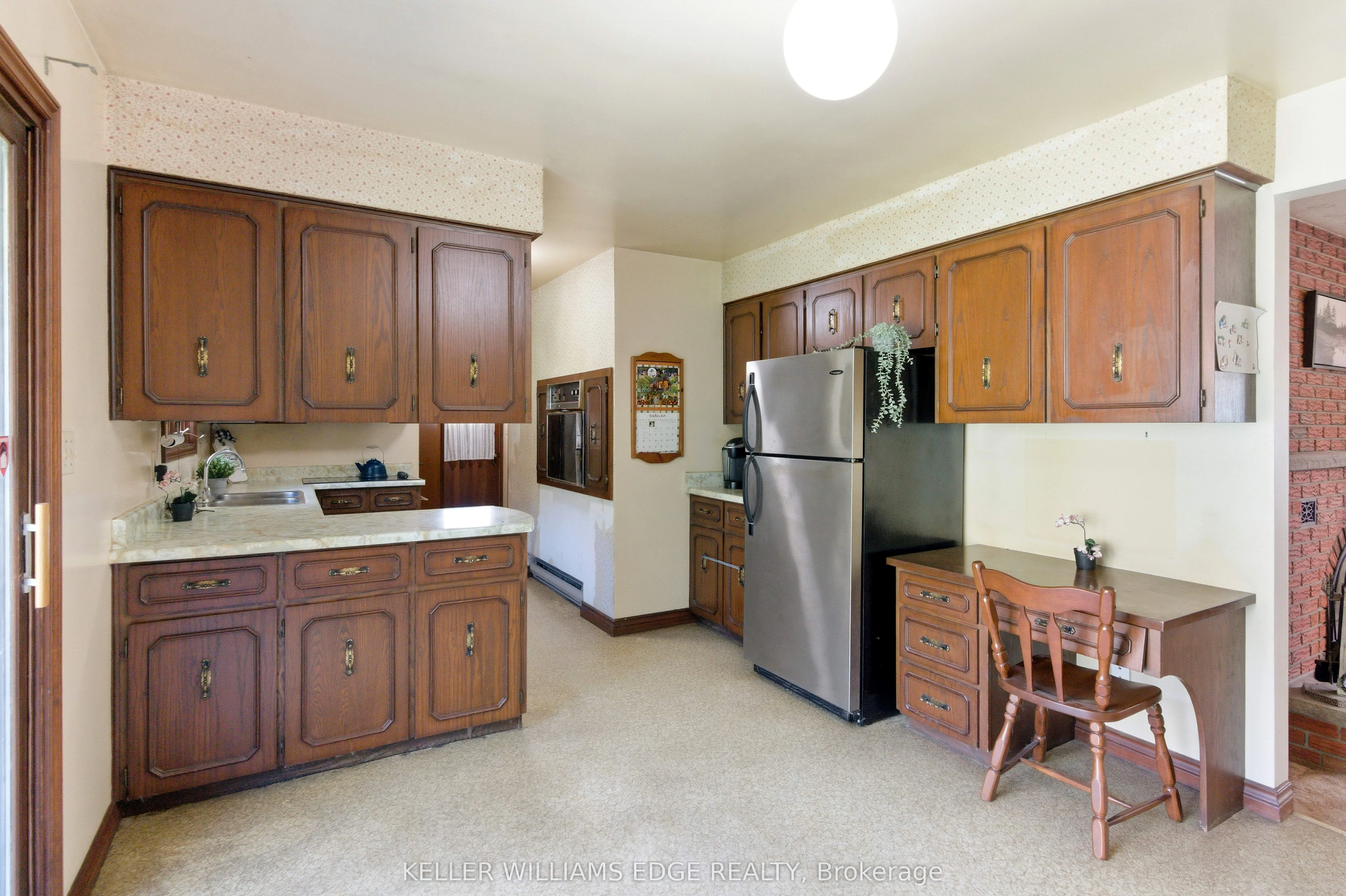 1043 Safari Road