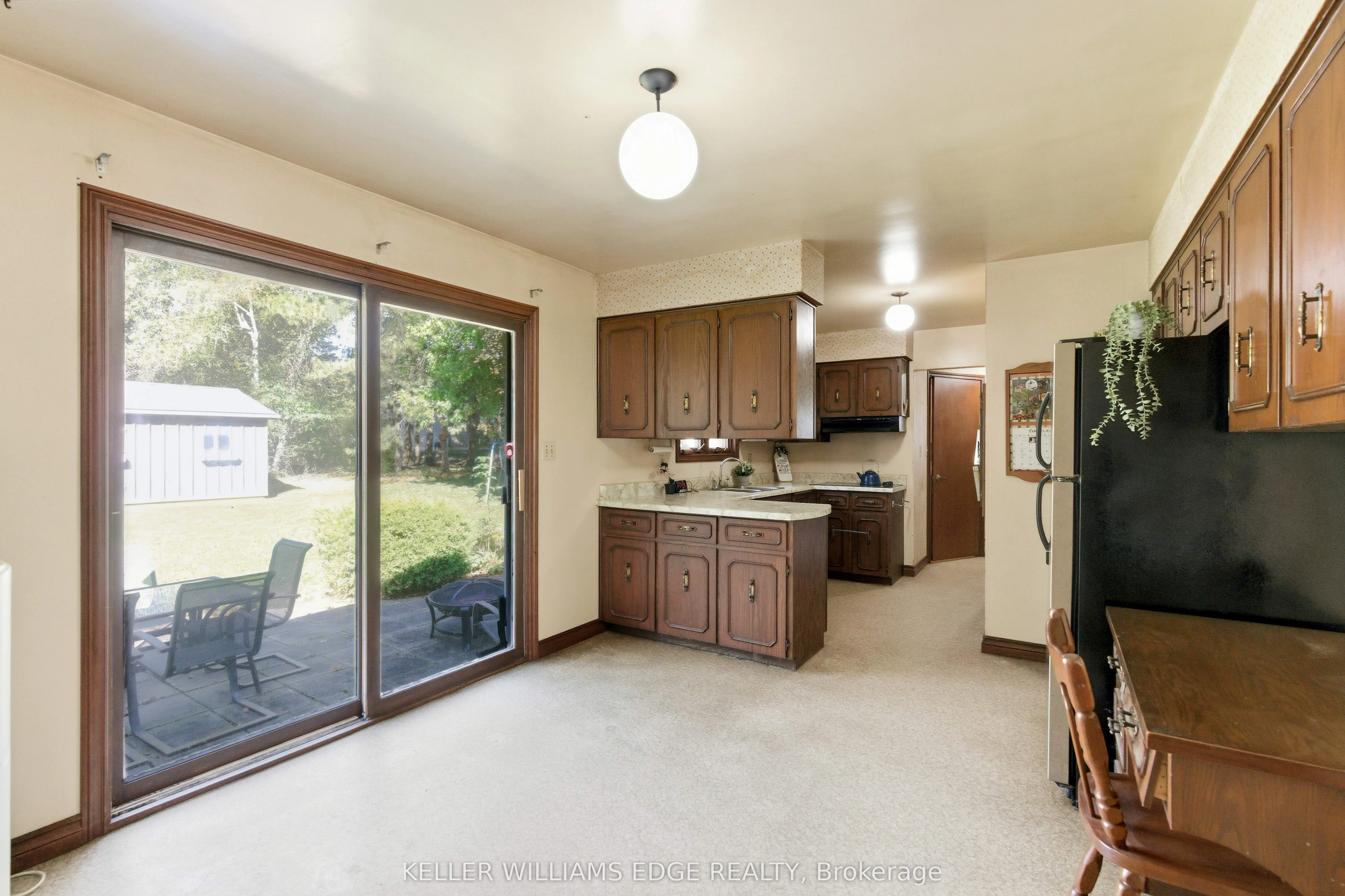 1043 Safari Road