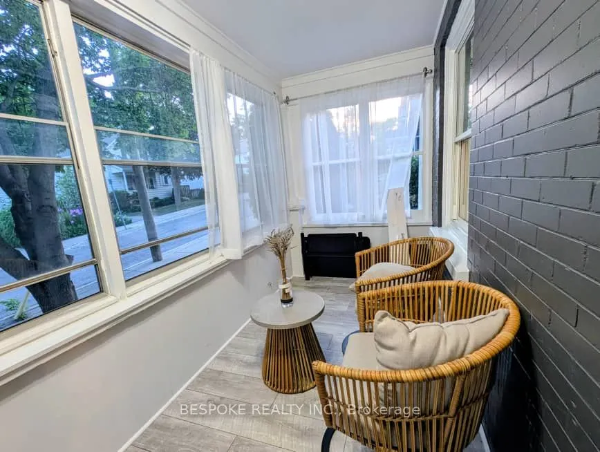 6 Henry Street, #Main/Second Floor