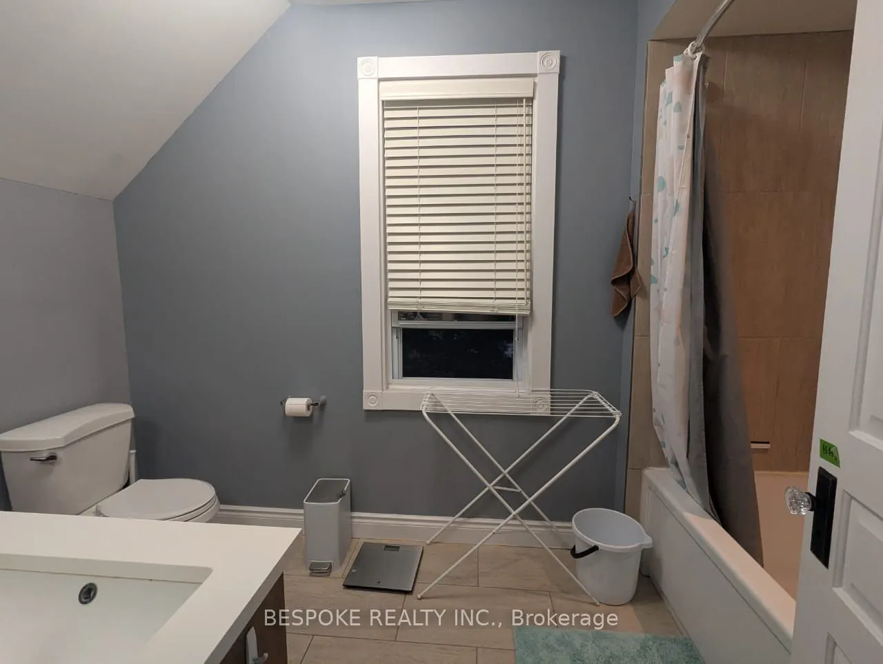 6 Henry Street, #Main/Second Floor