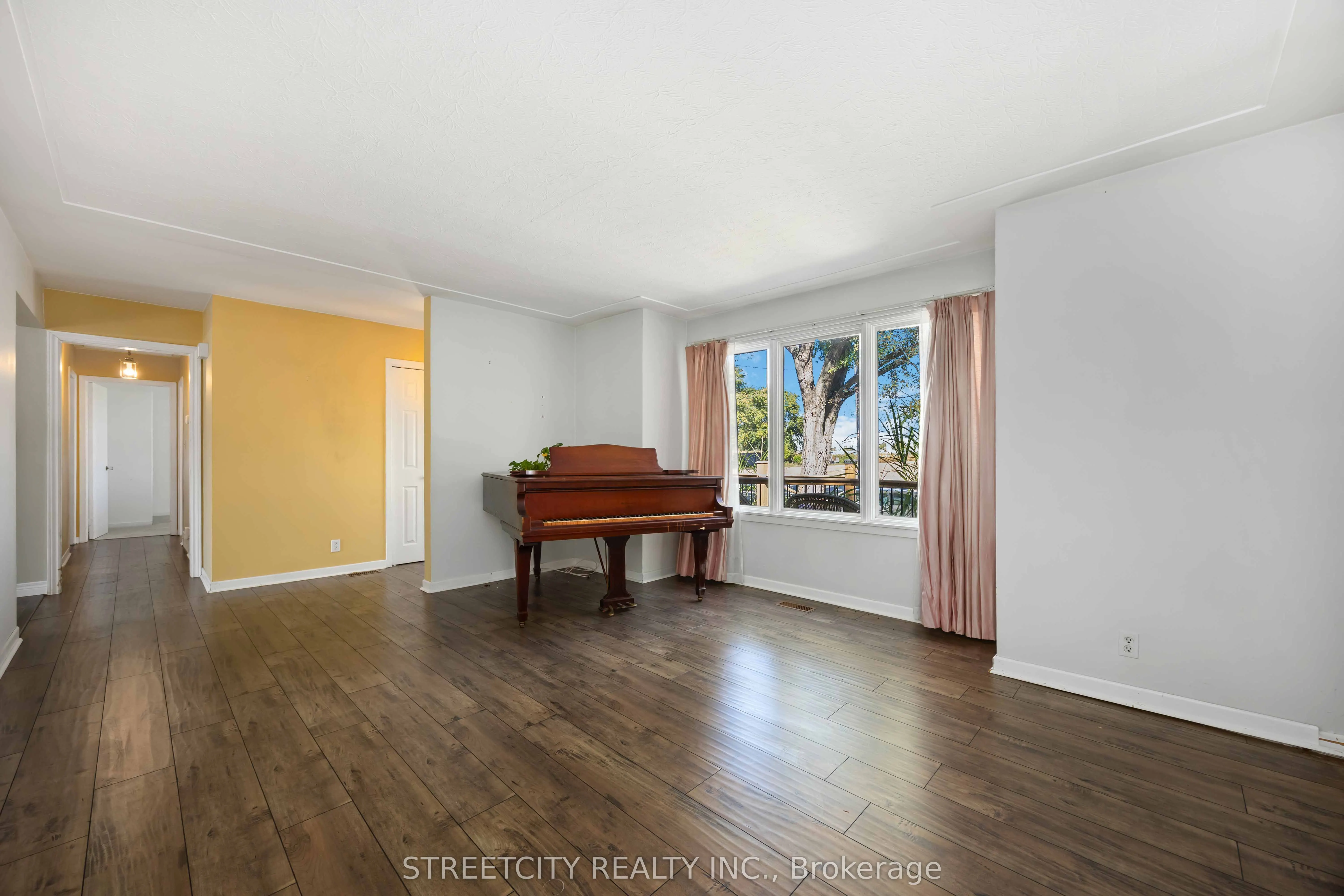 4767 St. Clair Parkway