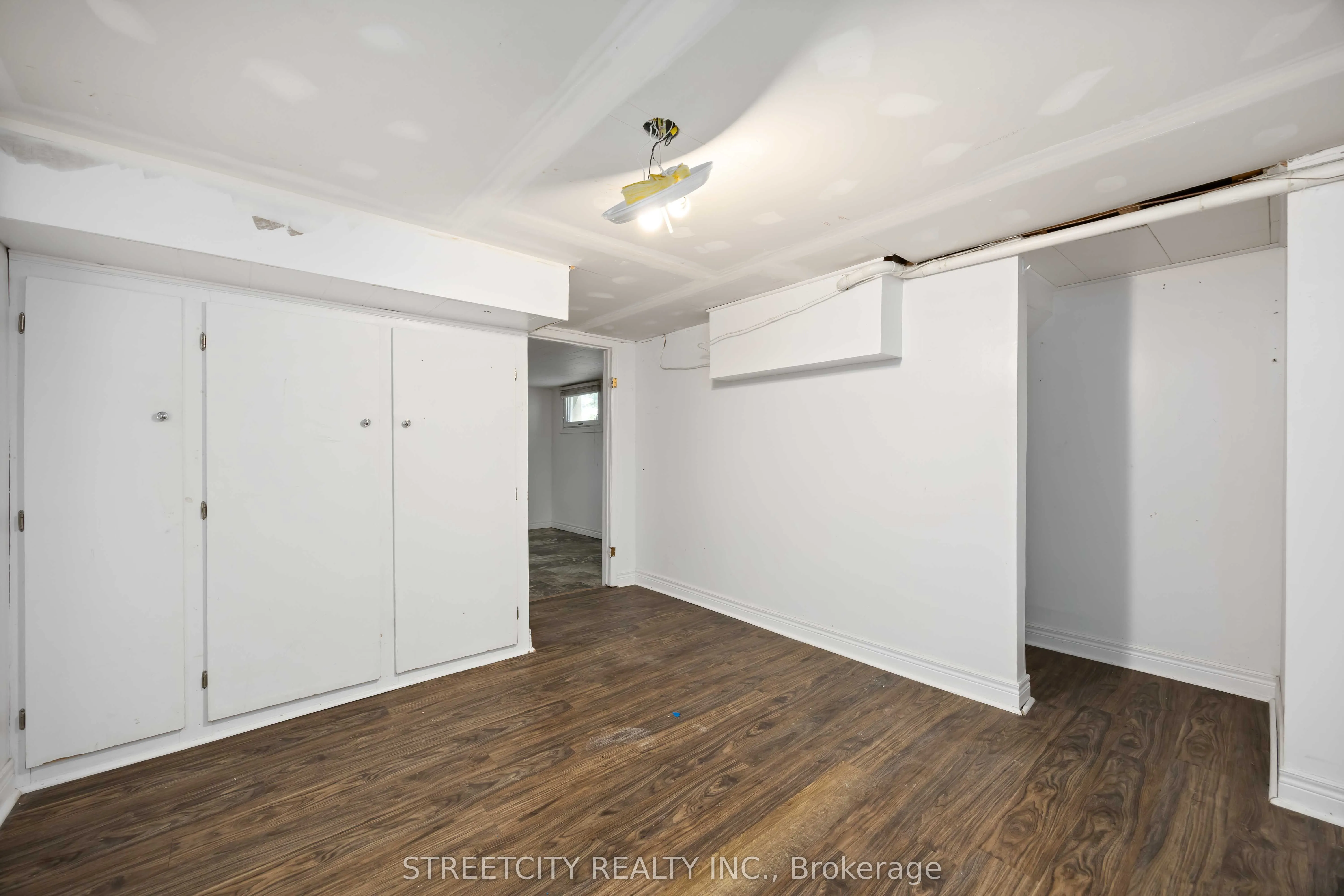 4767 St. Clair Parkway