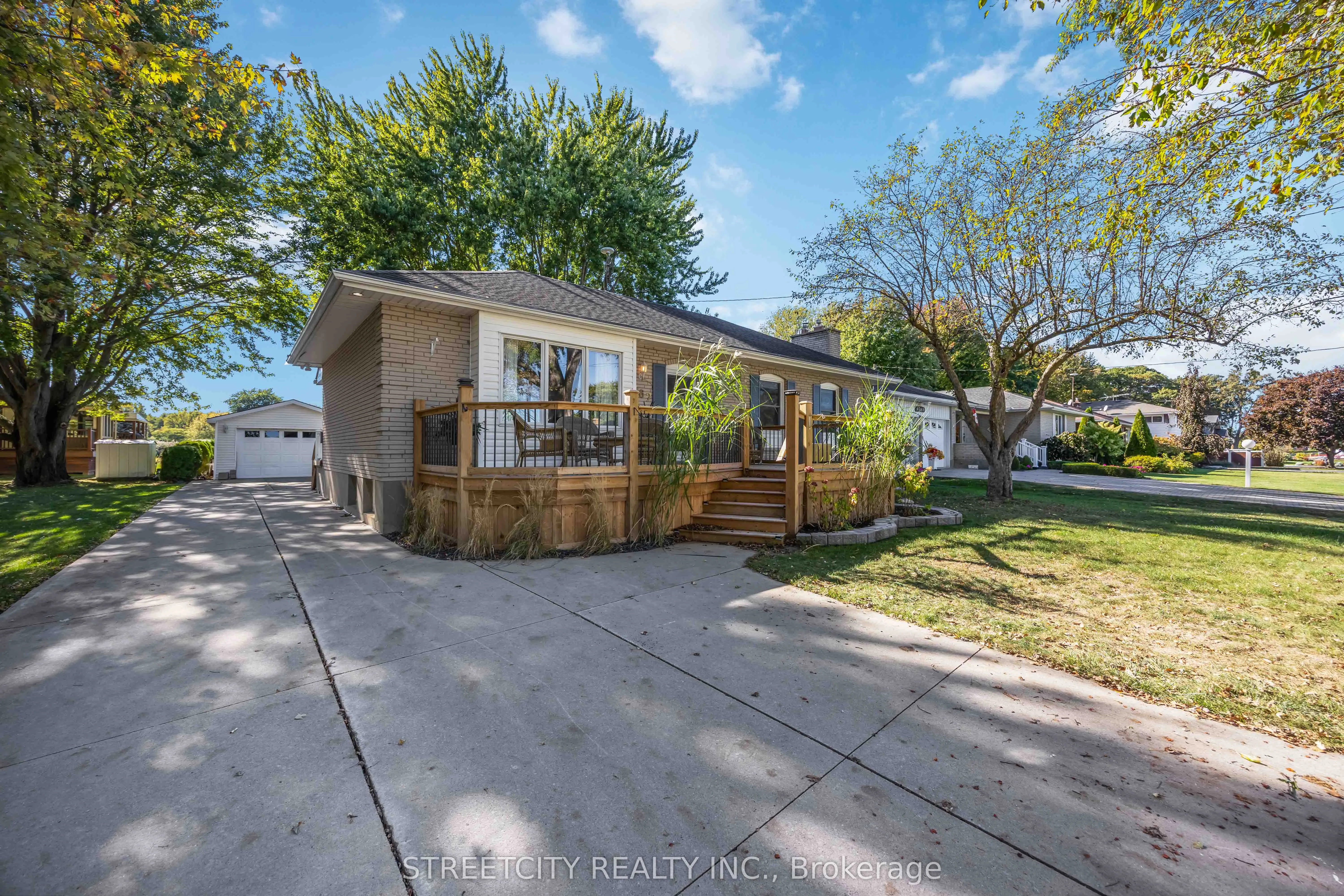 4767 St. Clair Parkway