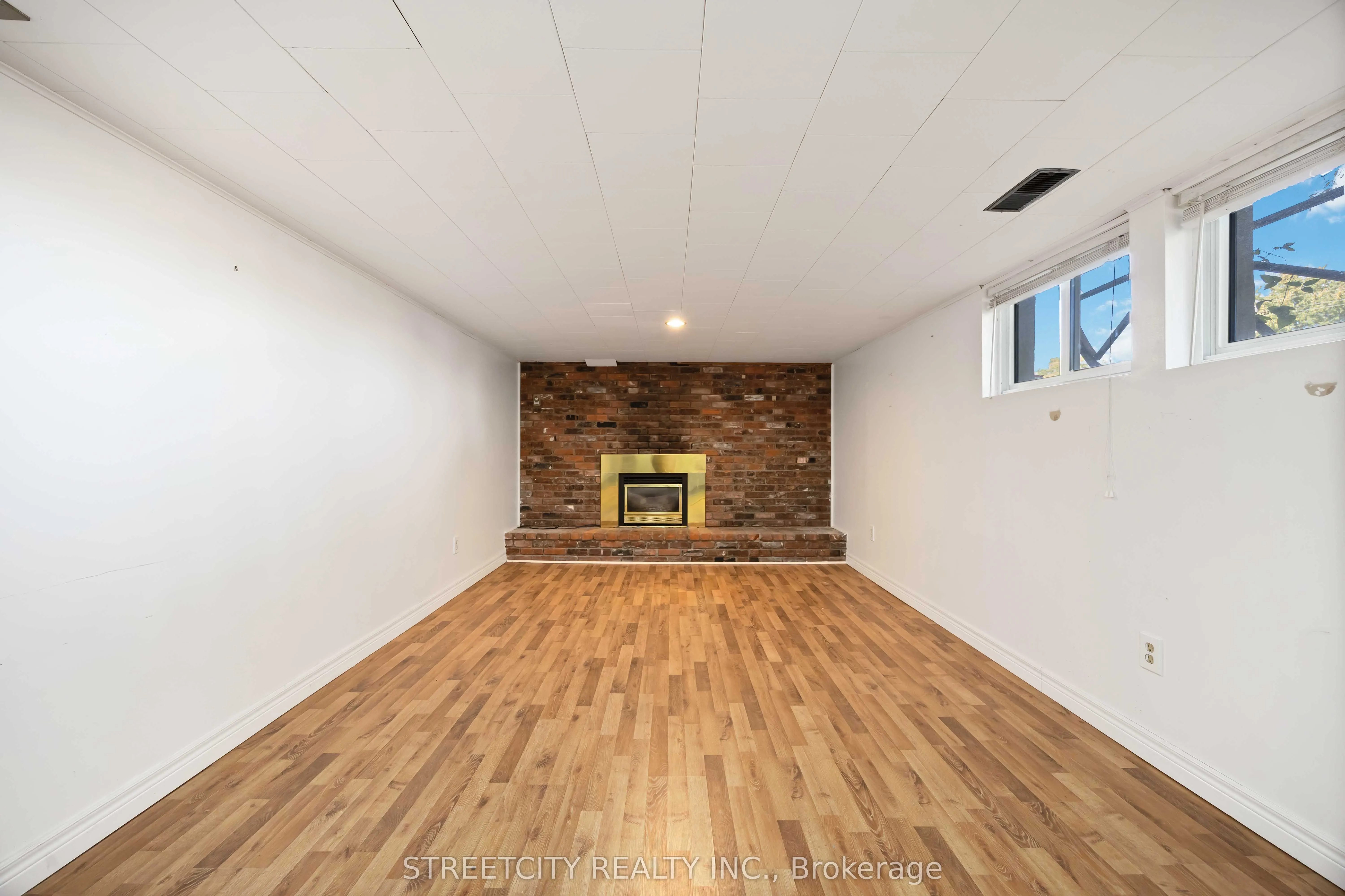4767 St. Clair Parkway