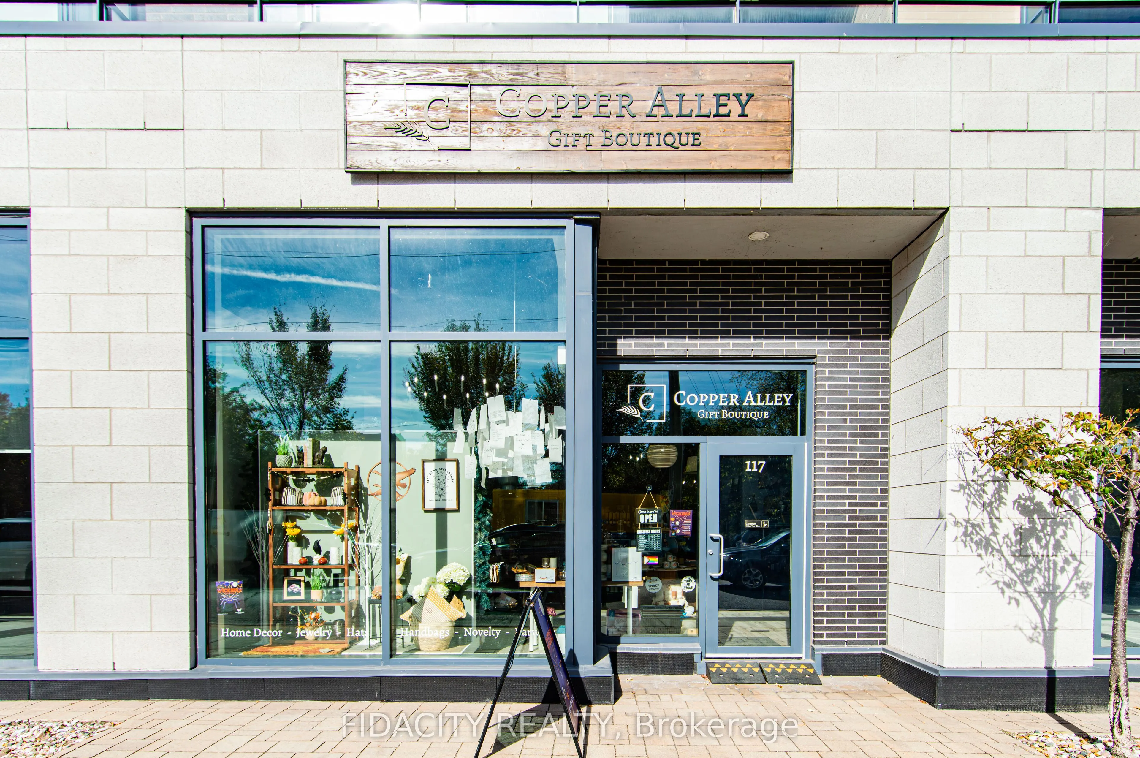 111 Richmond Road, #109