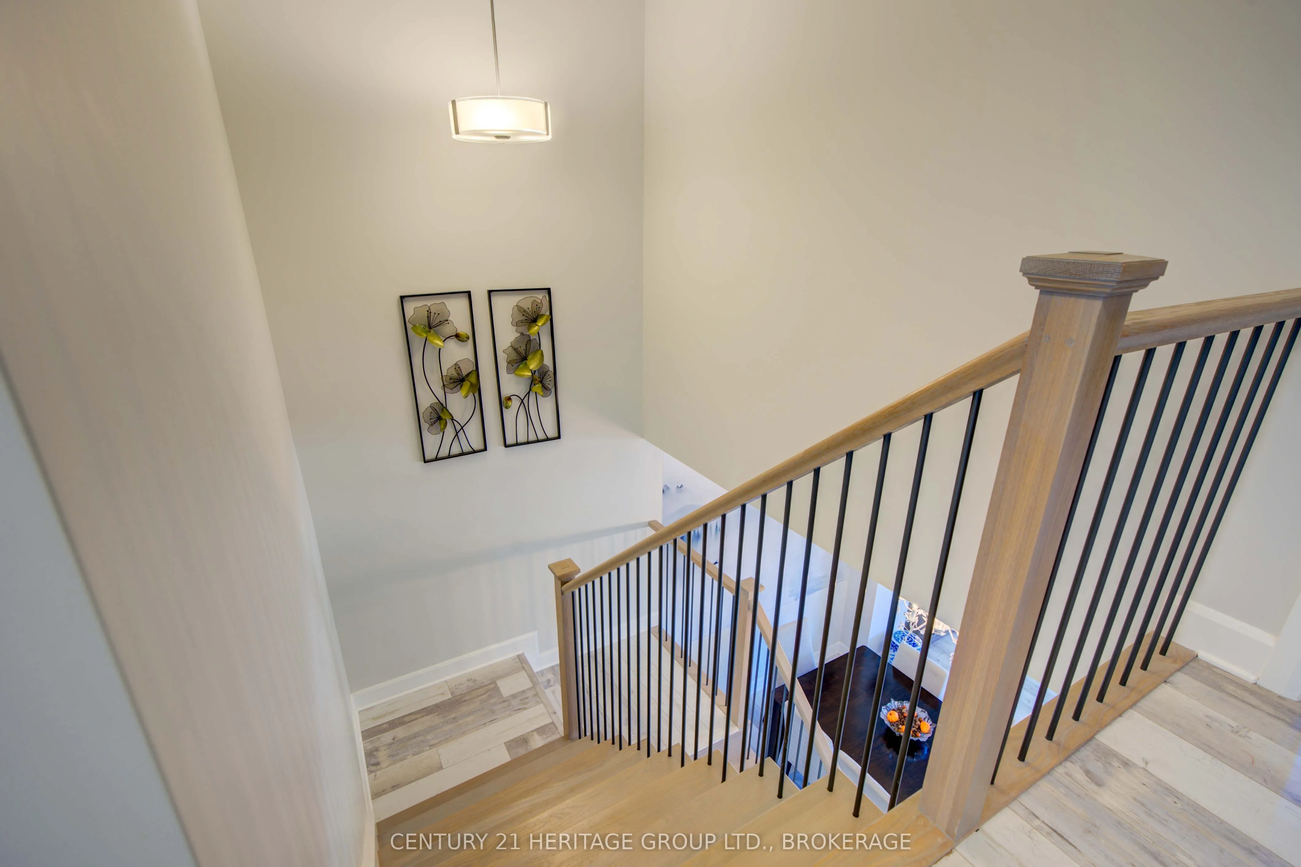 1263 Max Crescent