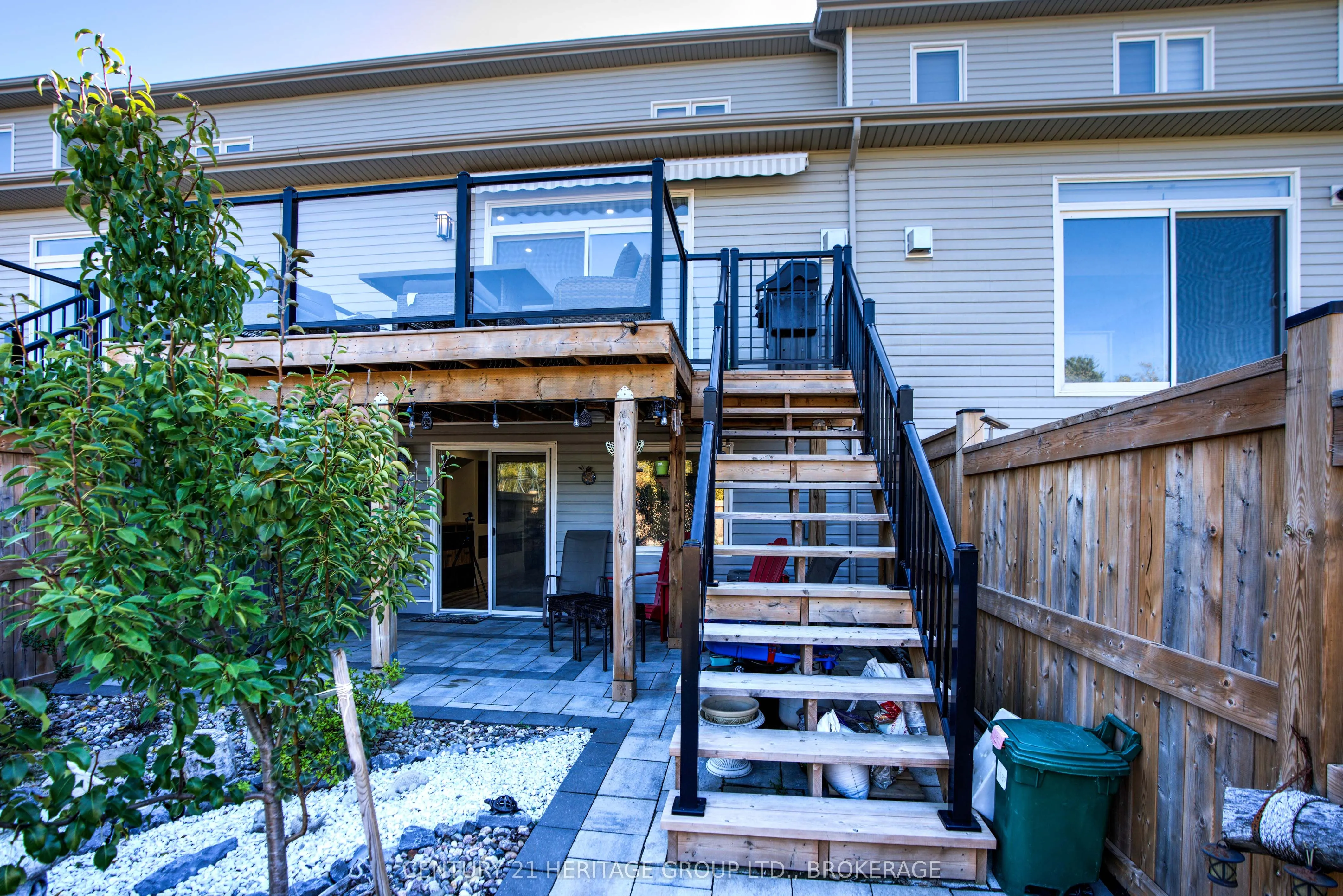 1263 Max Crescent