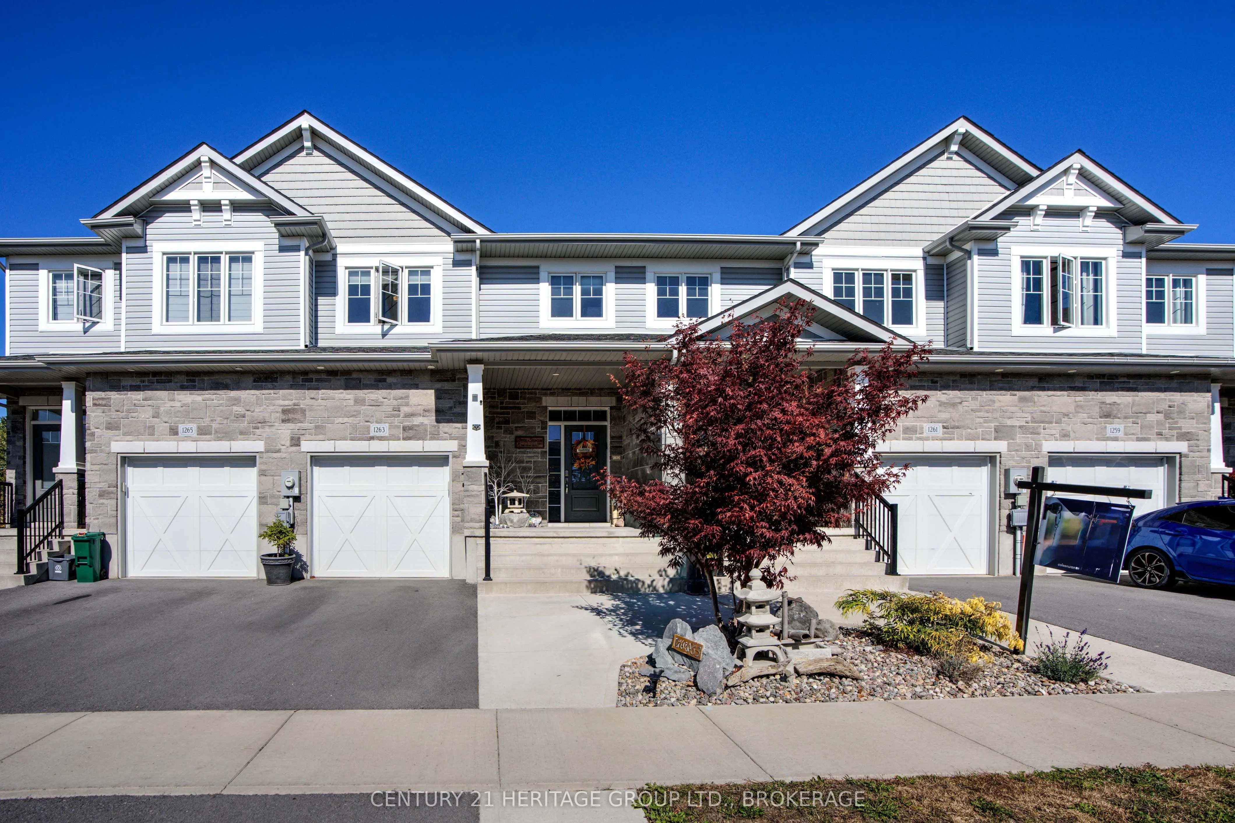 1263 Max Crescent