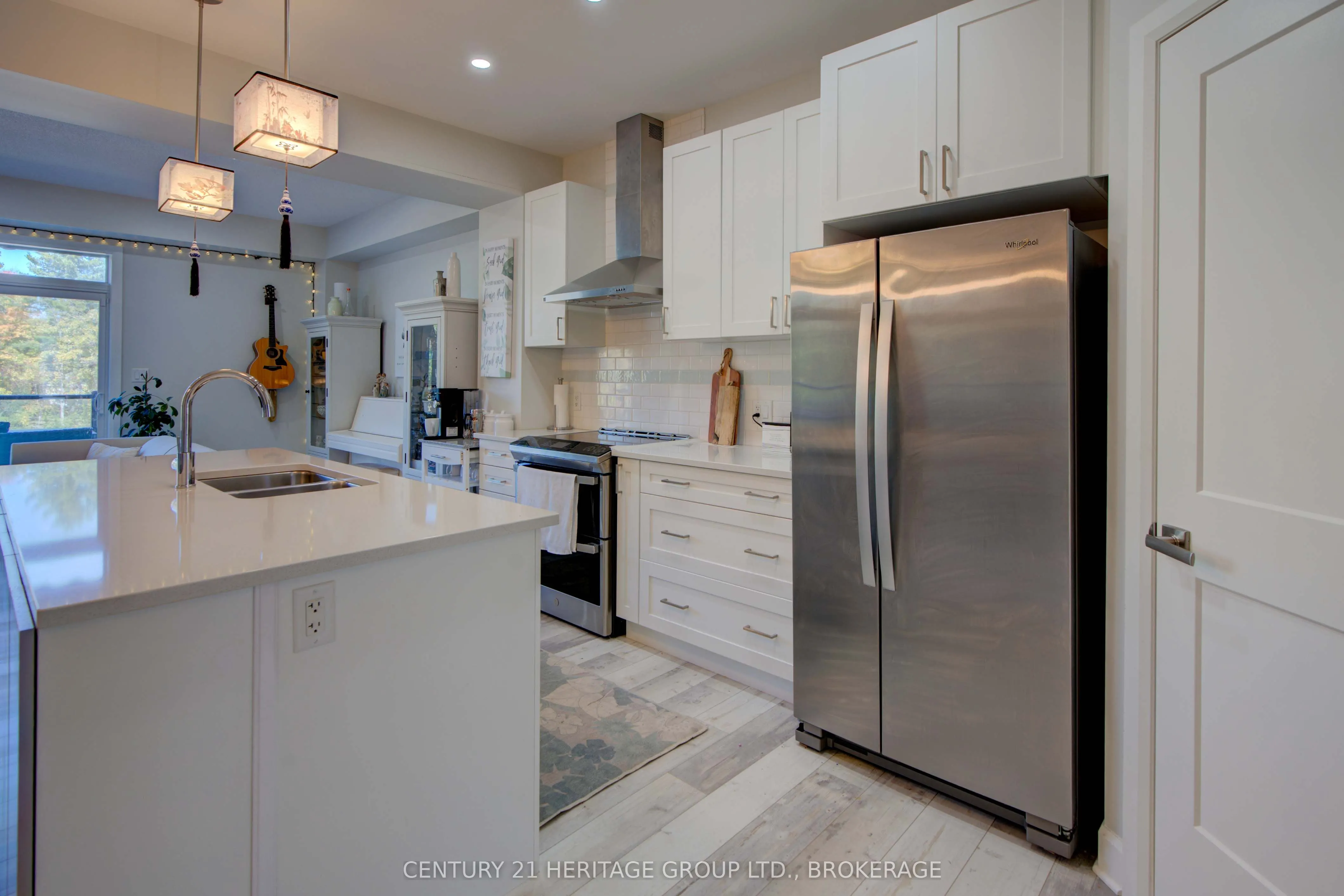 1263 Max Crescent