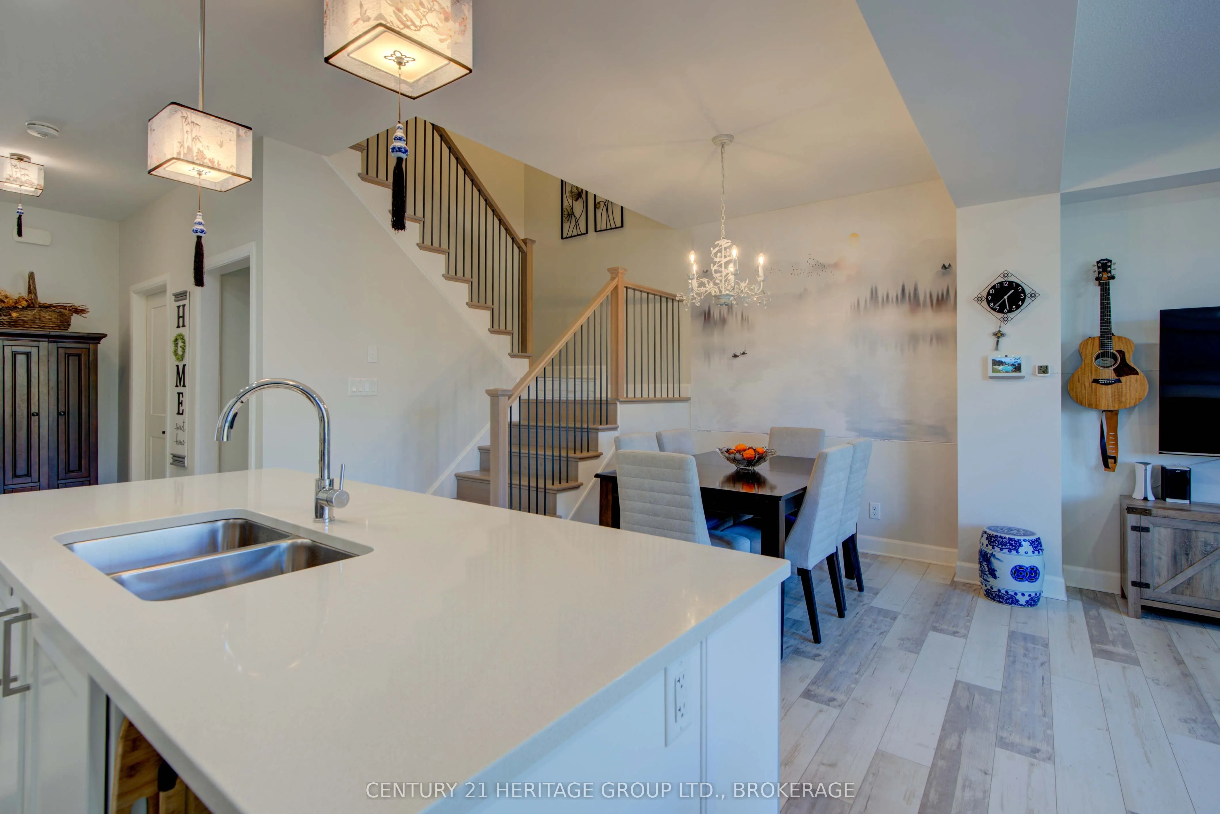 1263 Max Crescent