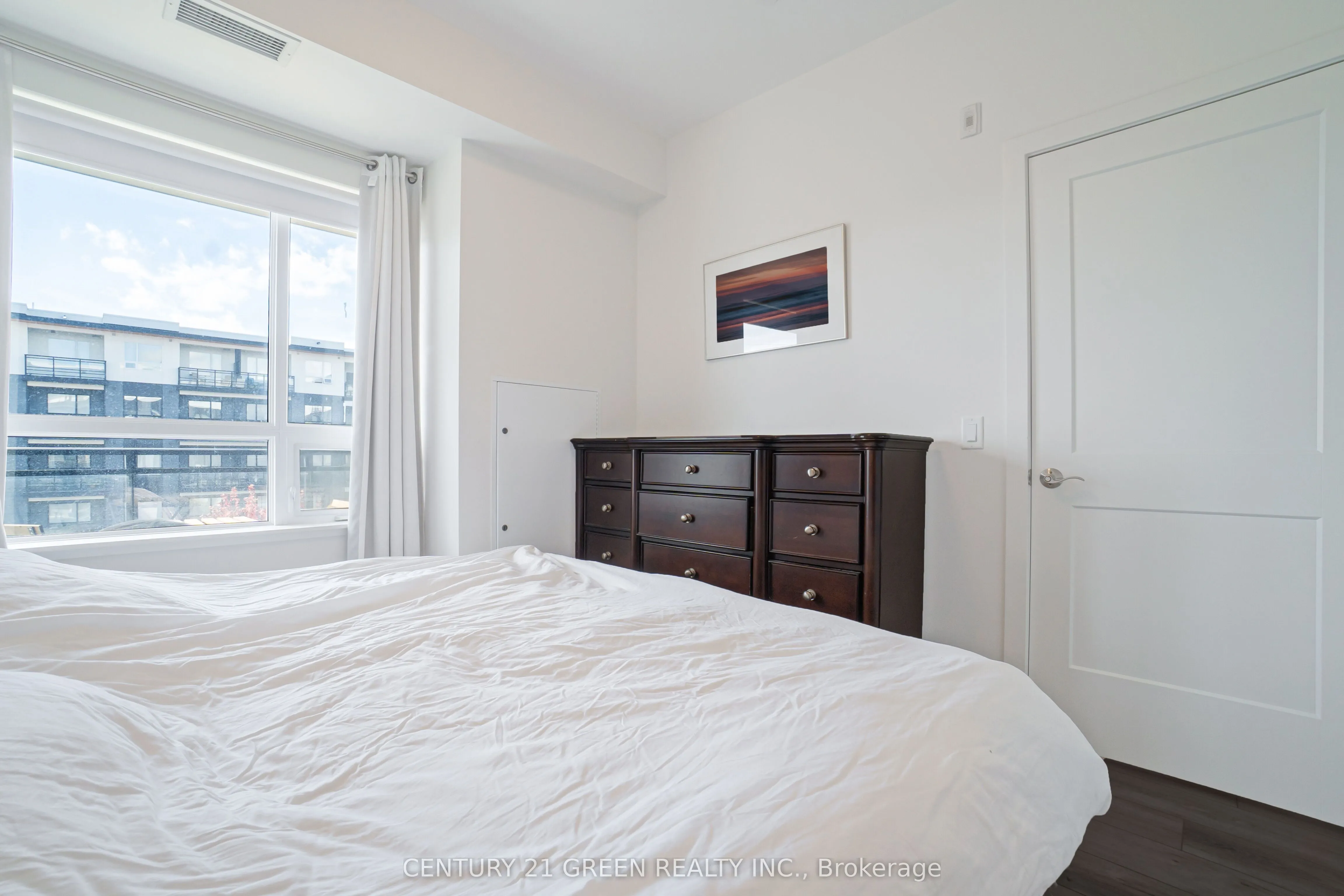 255 Northfield Drive E, #407