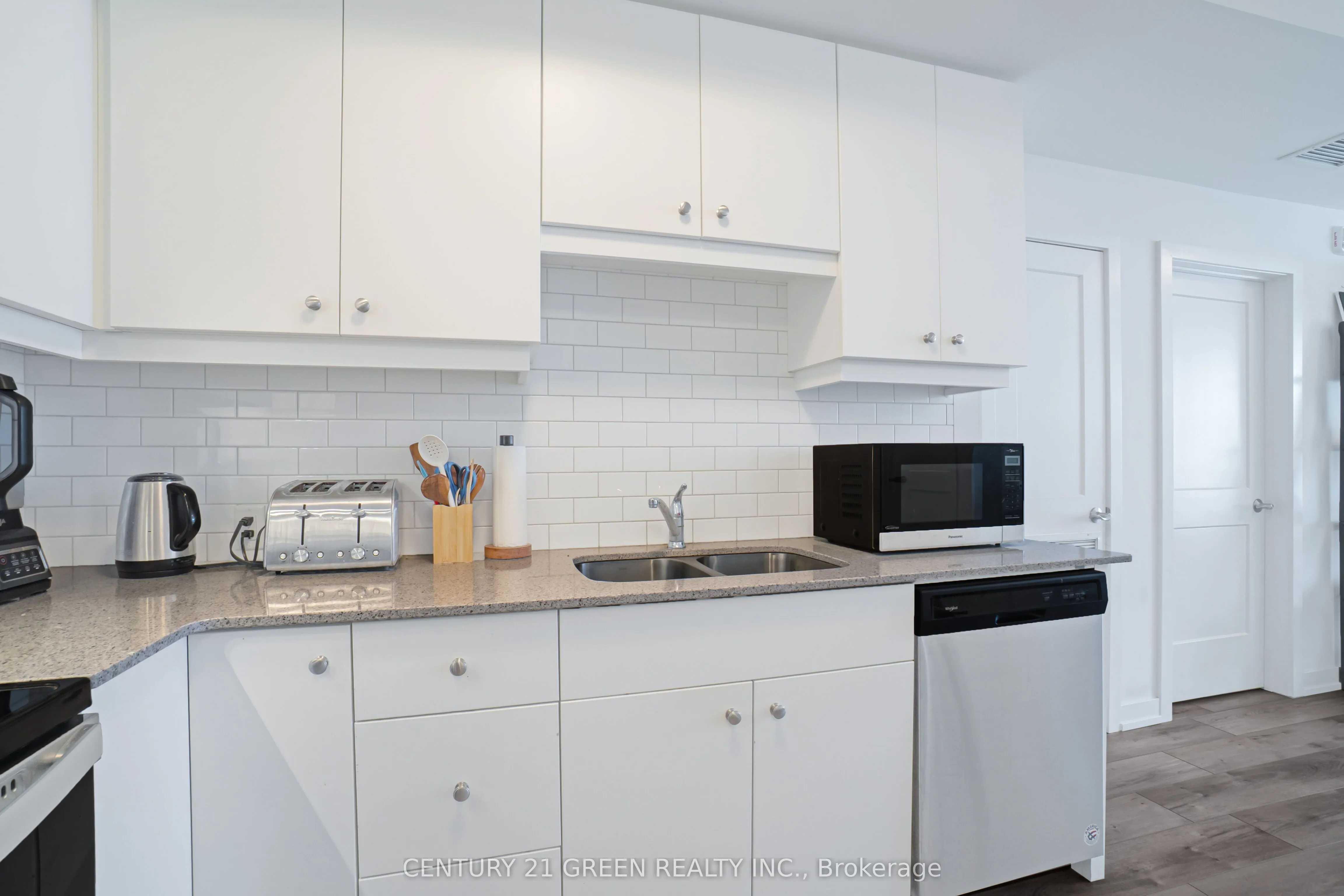 255 Northfield Drive E, #407