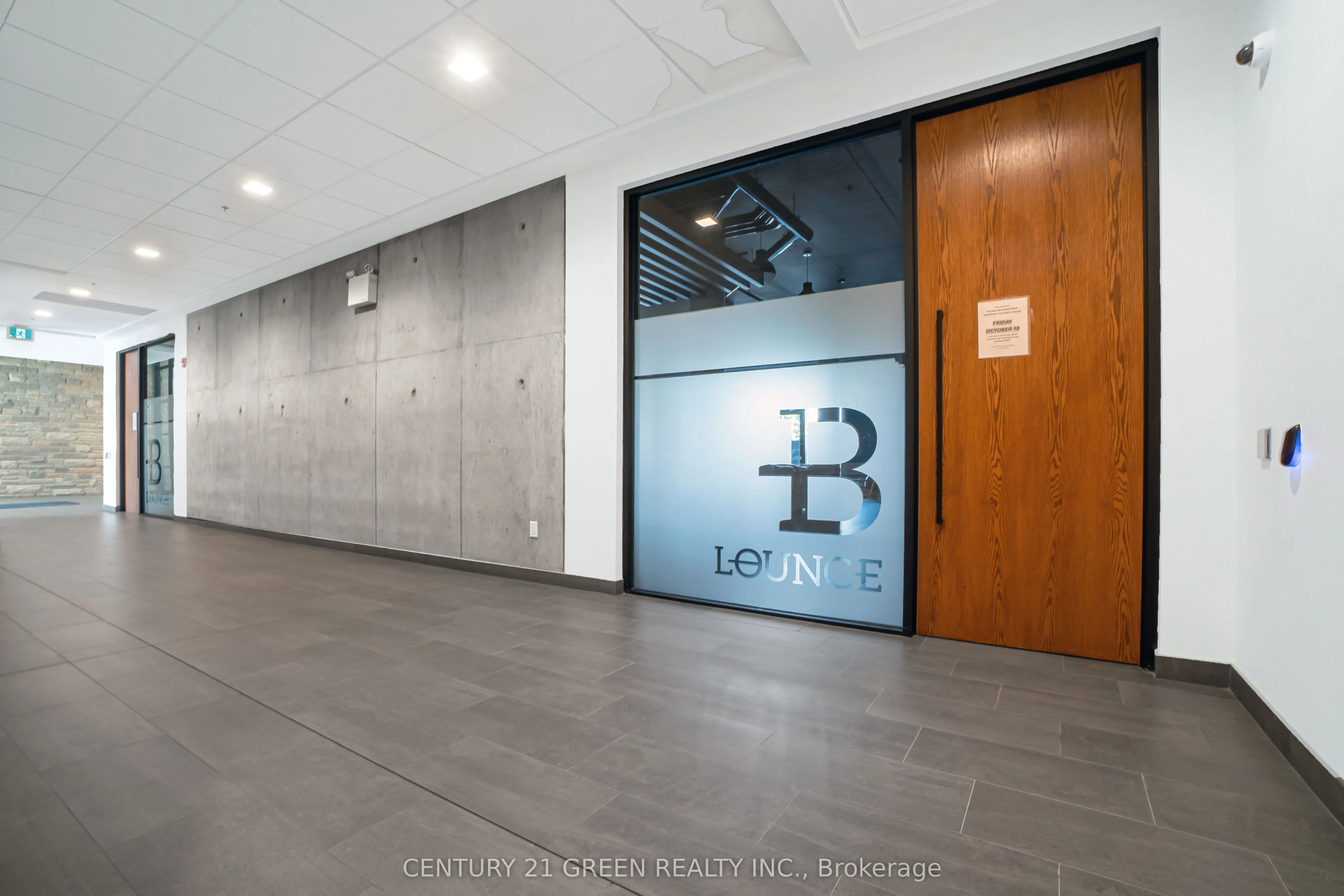 255 Northfield Drive E, #407