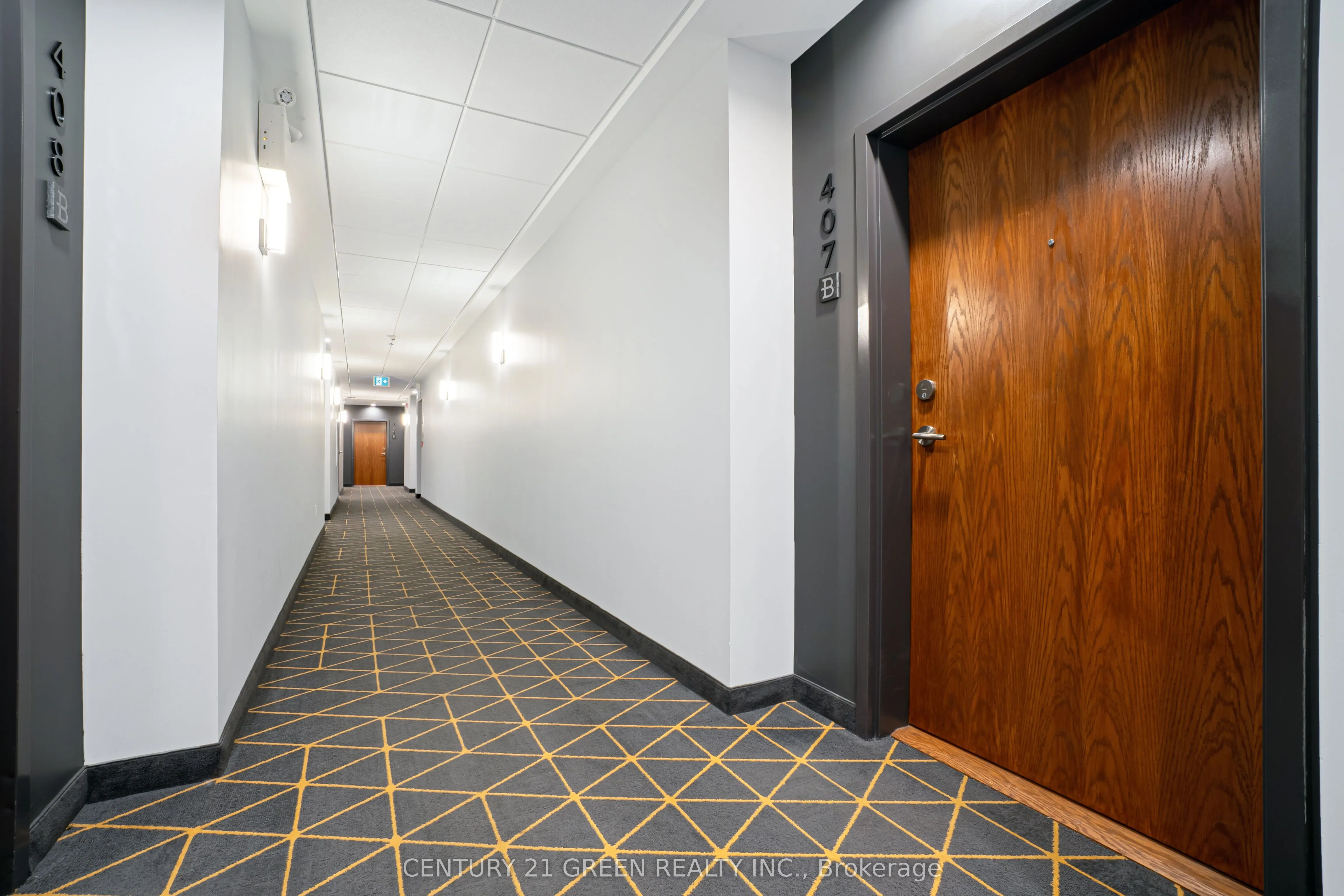 255 Northfield Drive E, #407
