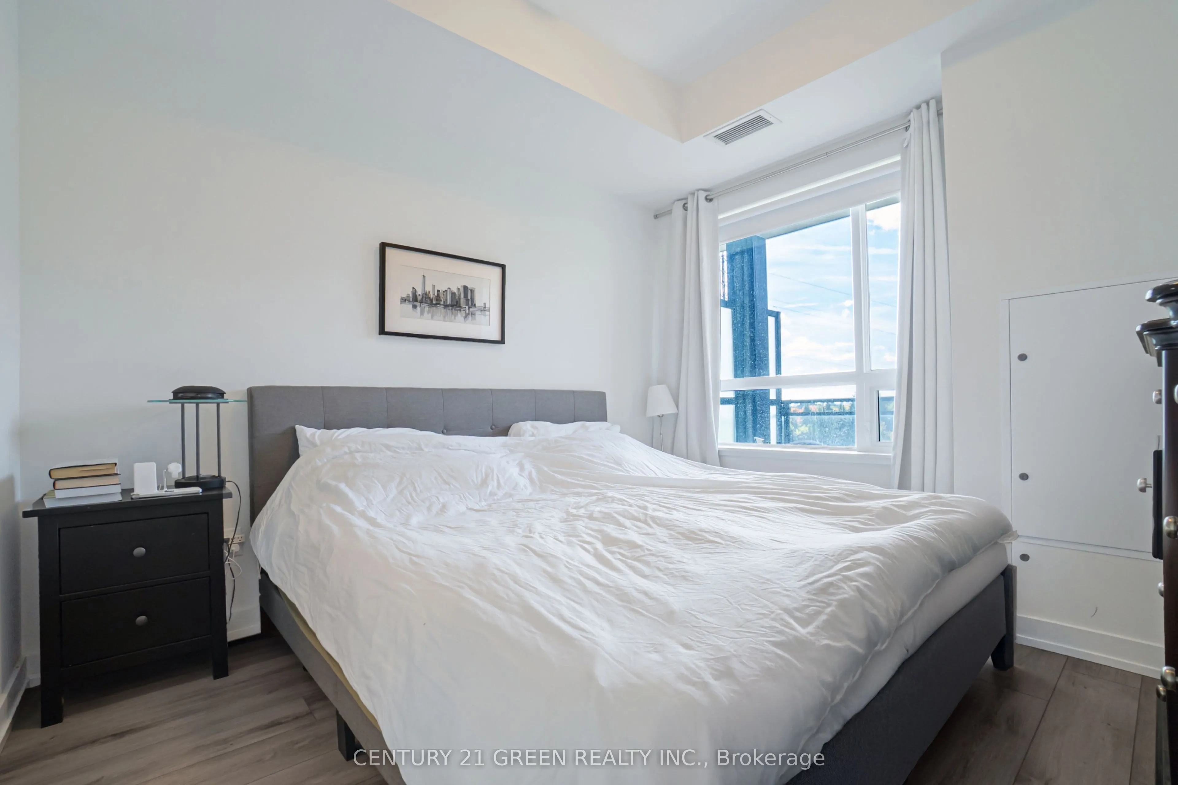 255 Northfield Drive E, #407