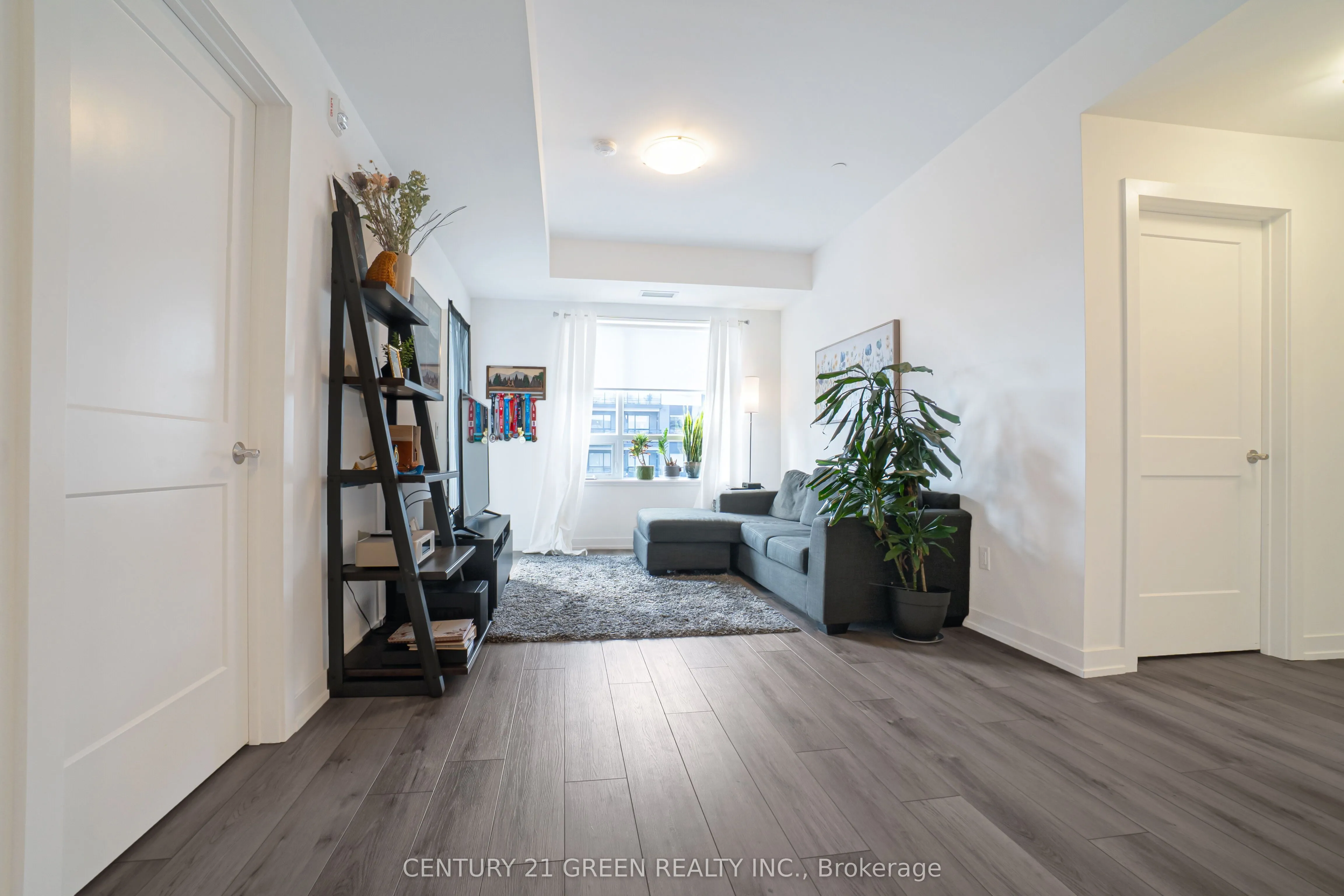 255 Northfield Drive E, #407