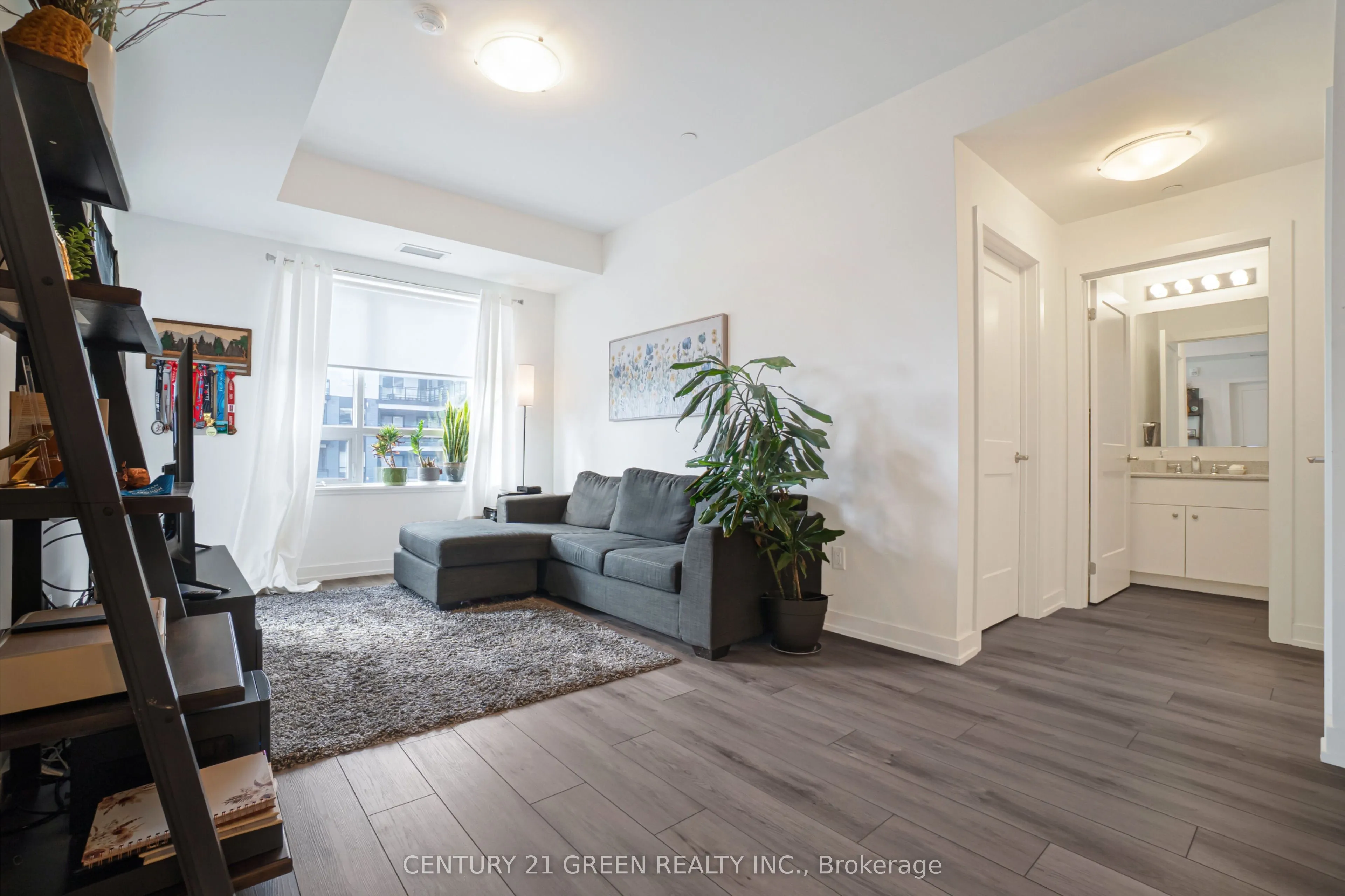 255 Northfield Drive E, #407