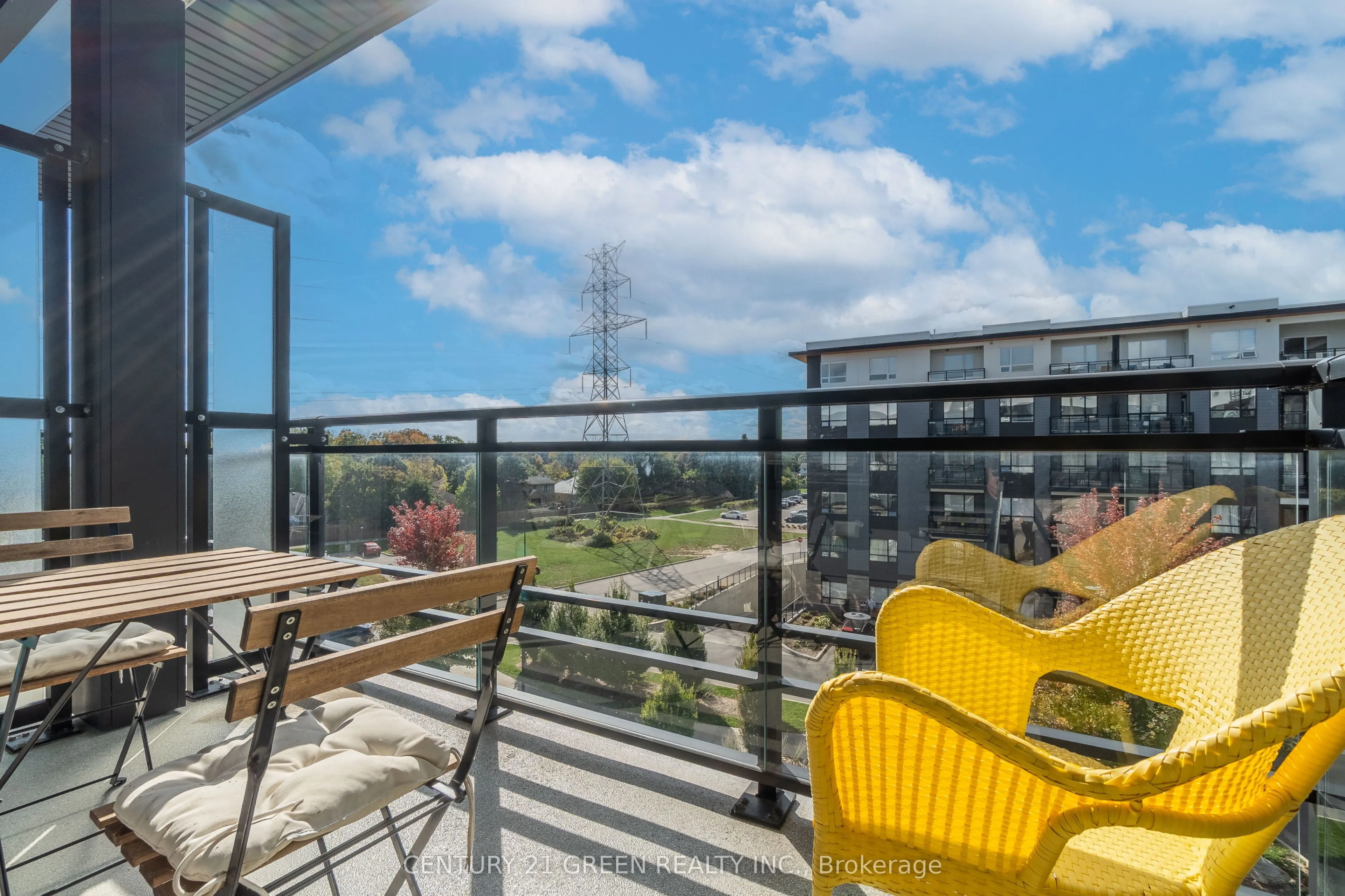255 Northfield Drive E, #407