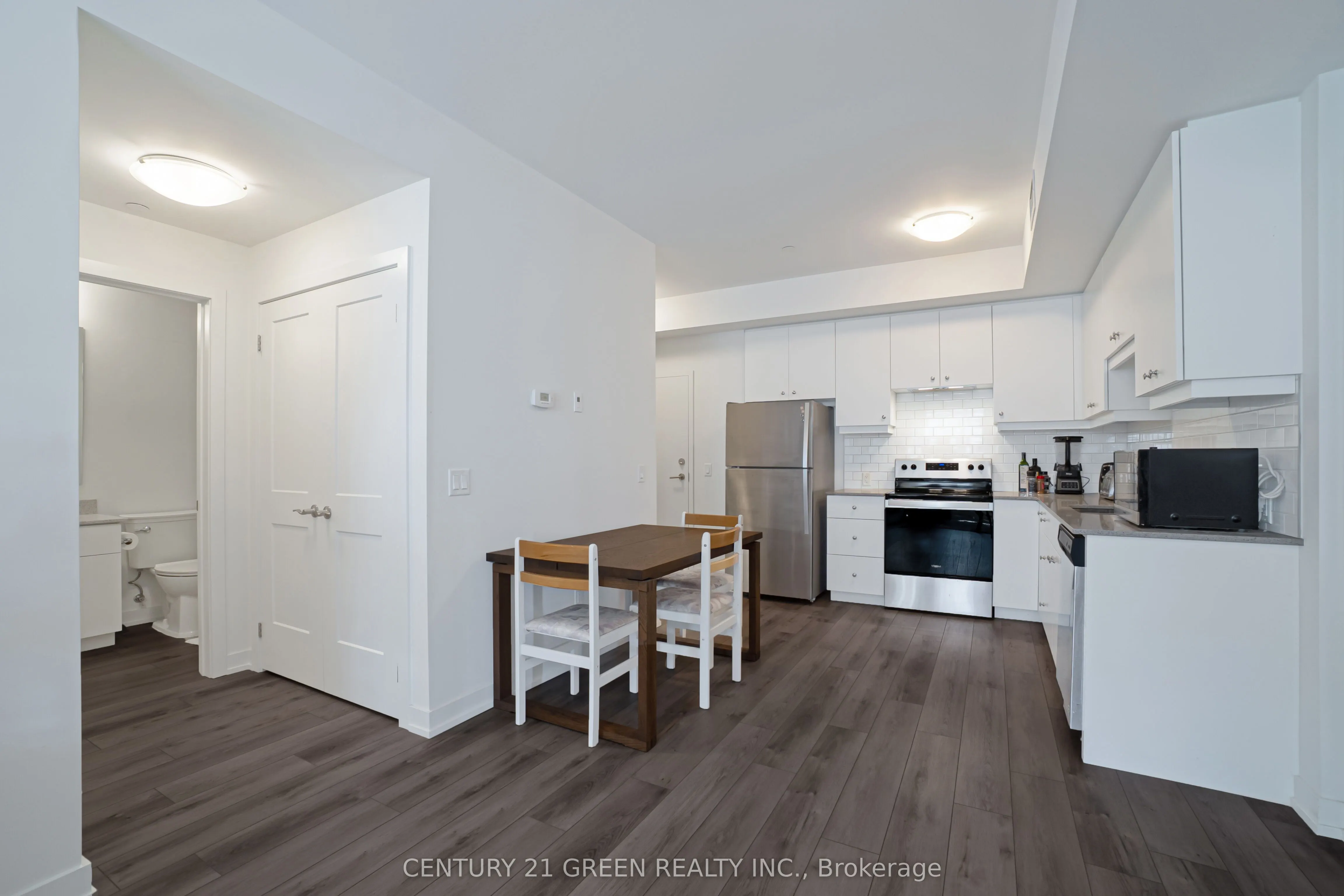 255 Northfield Drive E, #407