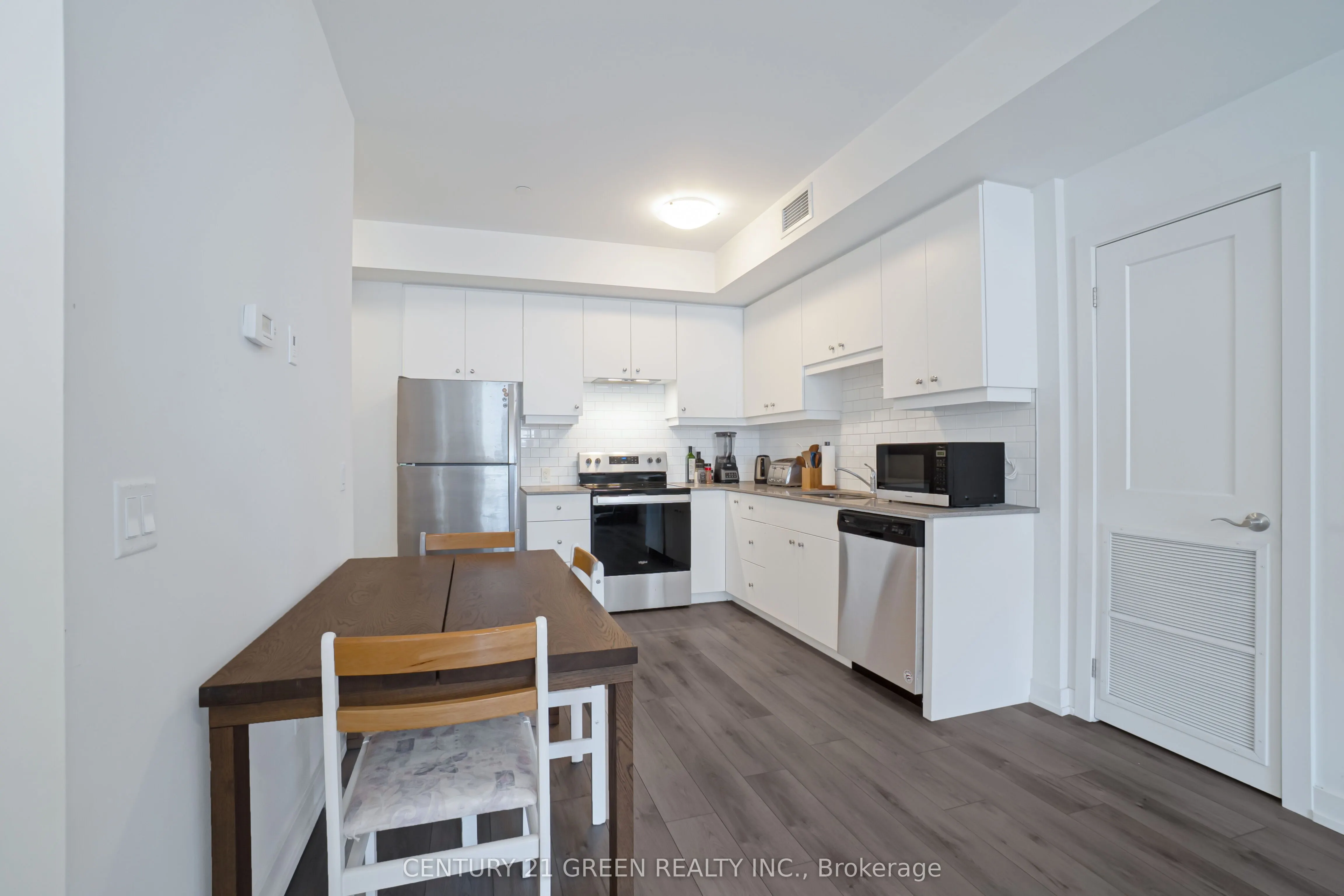 255 Northfield Drive E, #407