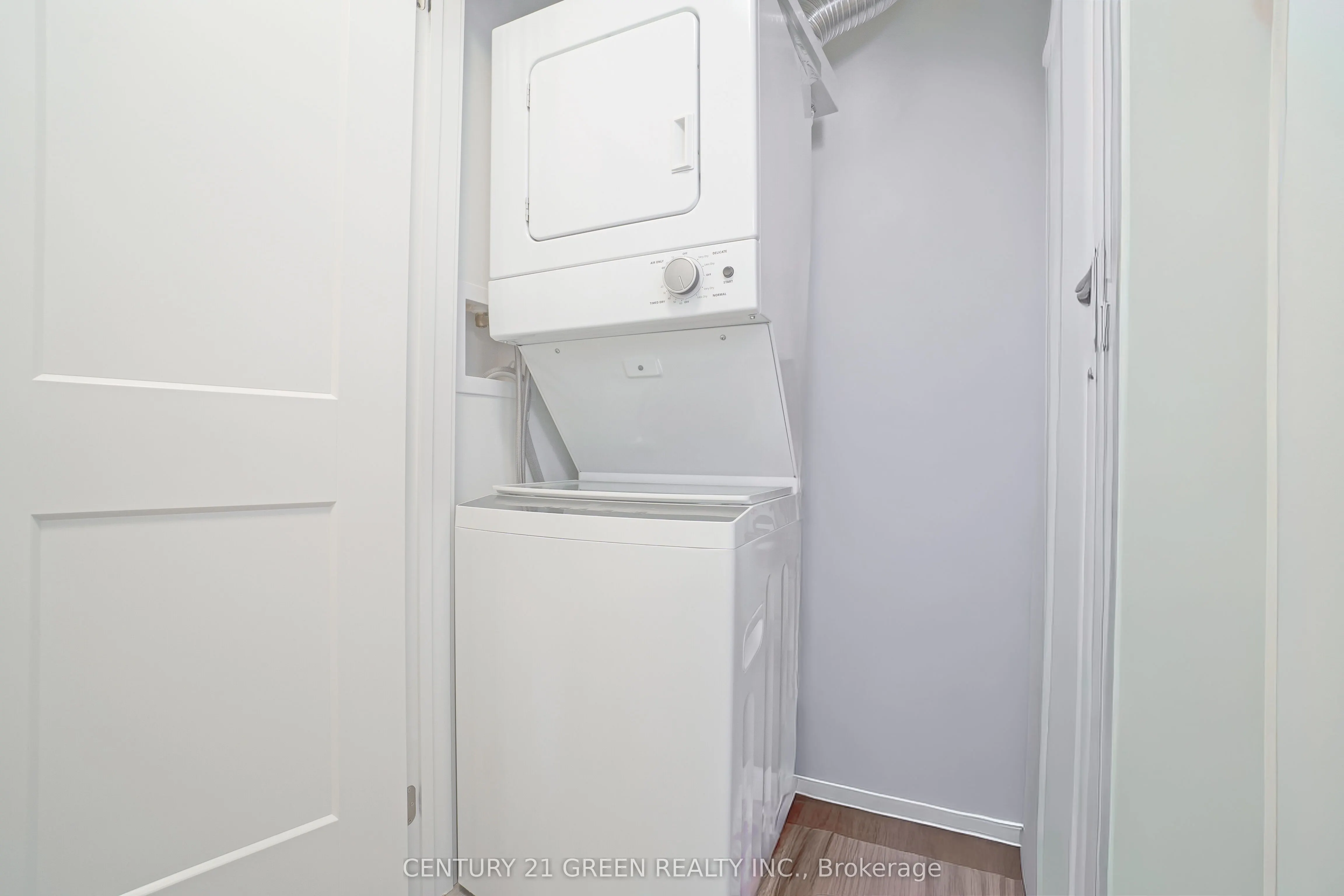 255 Northfield Drive E, #407