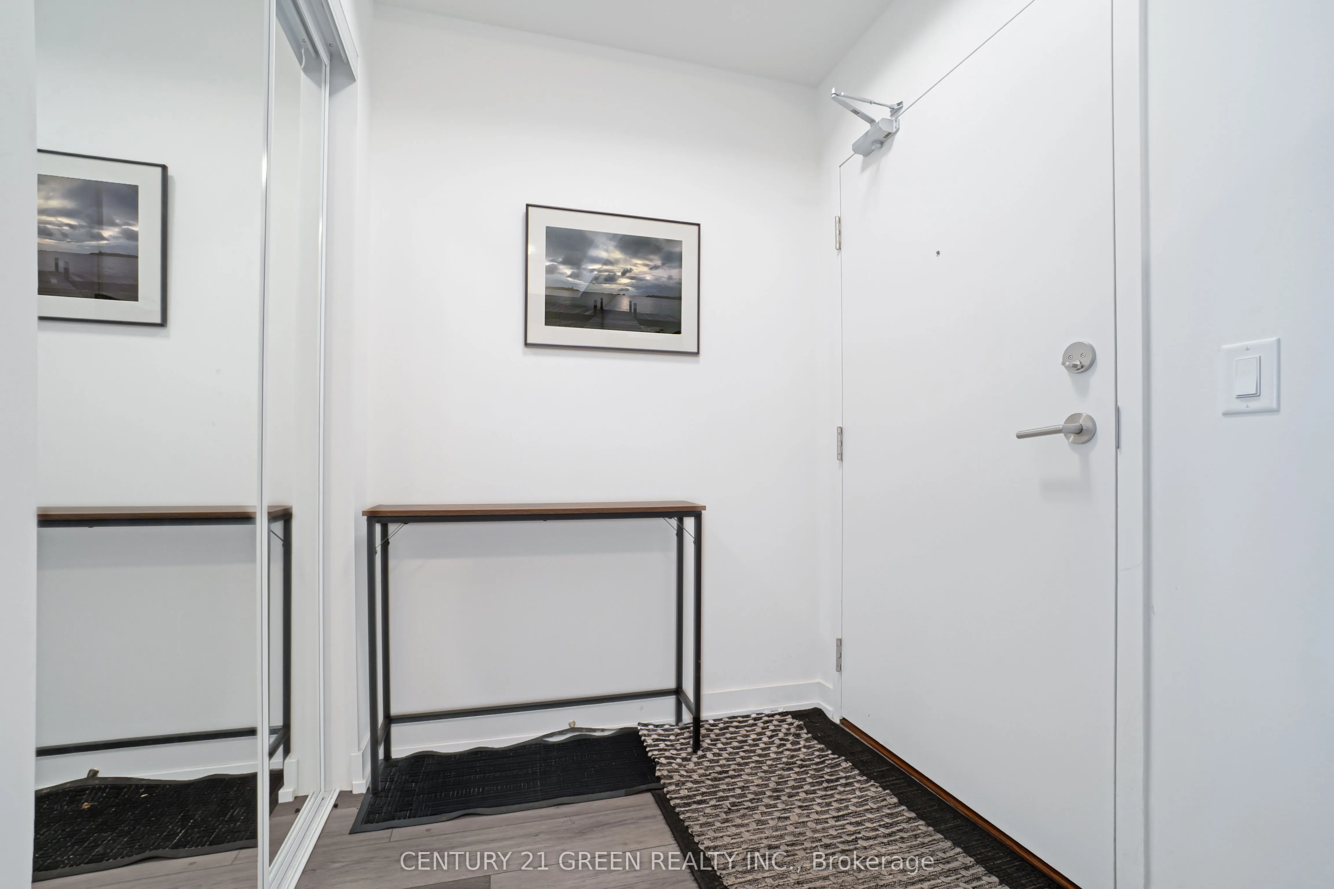 255 Northfield Drive E, #407