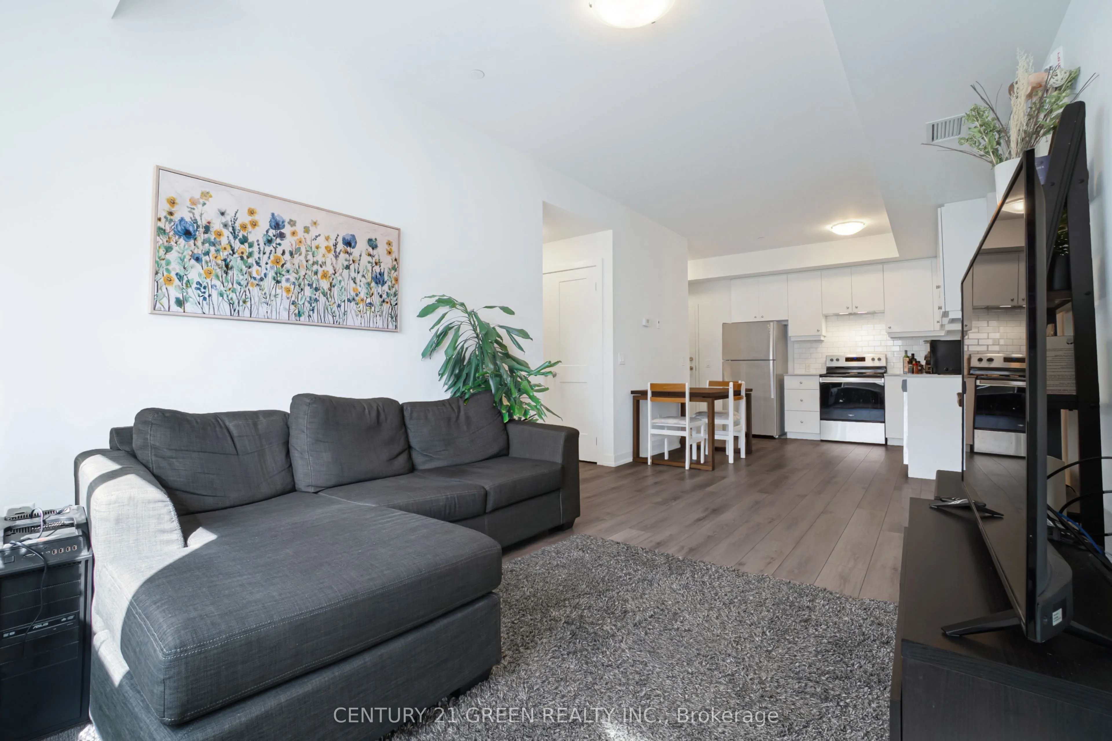 255 Northfield Drive E, #407