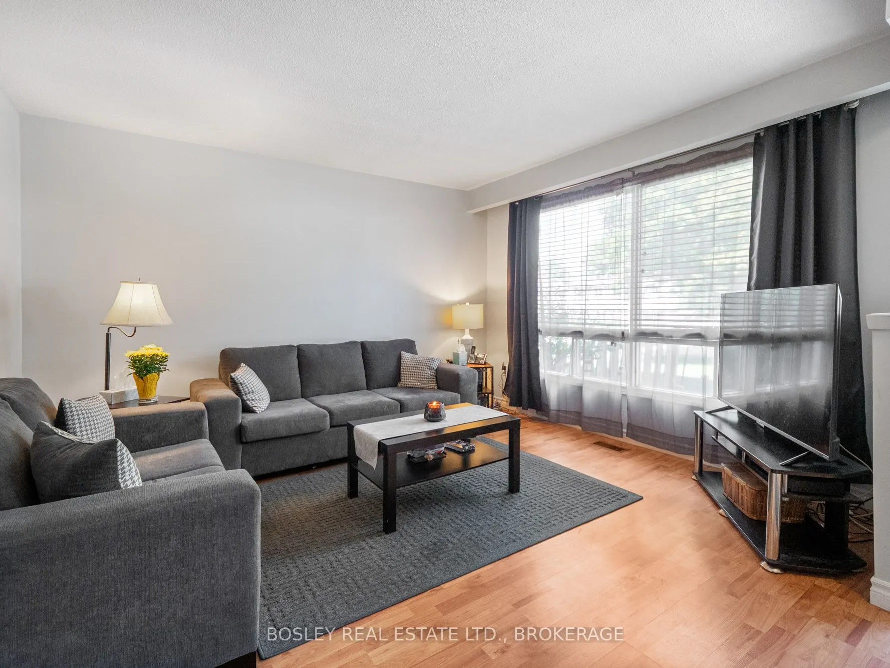 17 Deerfield Parkway