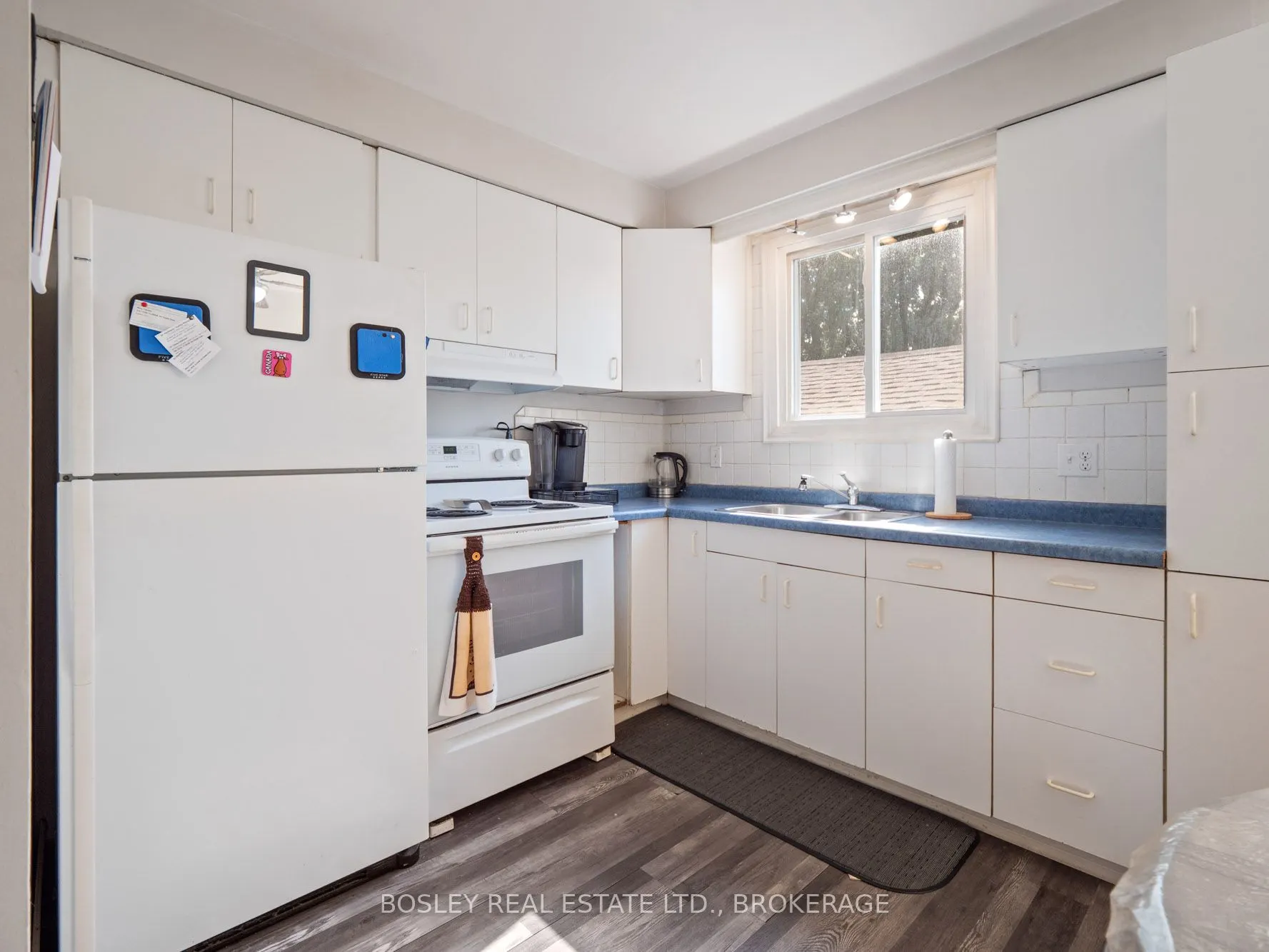 17 Deerfield Parkway