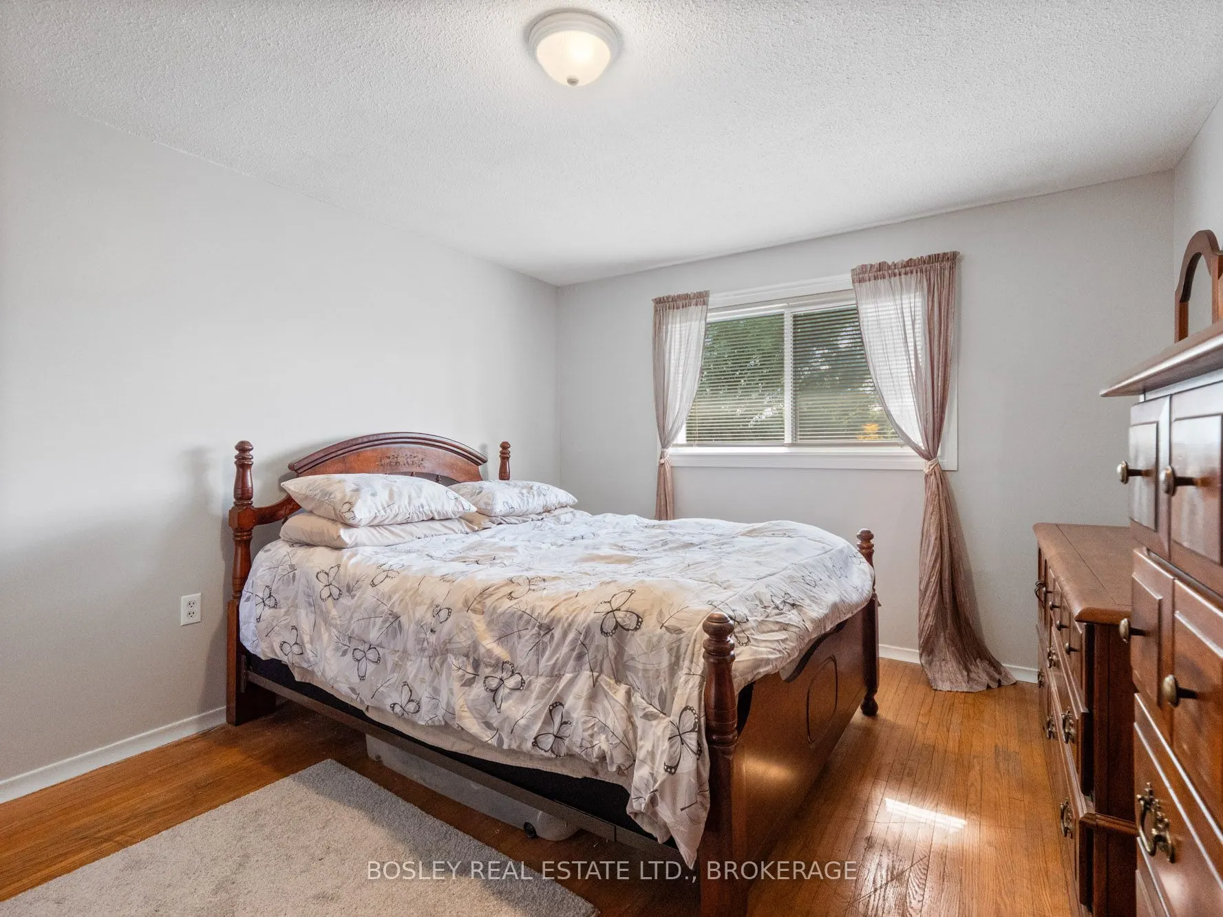 17 Deerfield Parkway