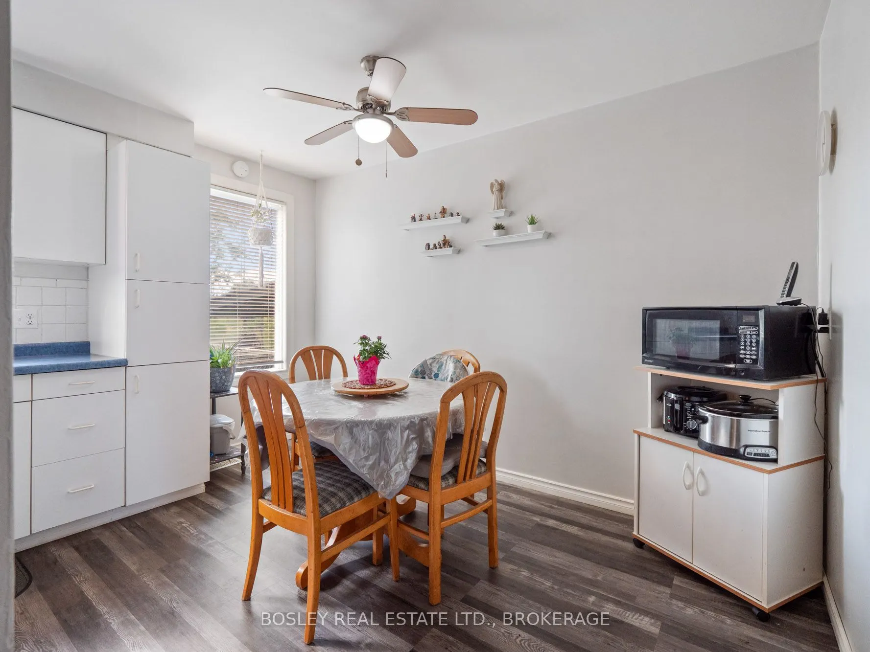 17 Deerfield Parkway