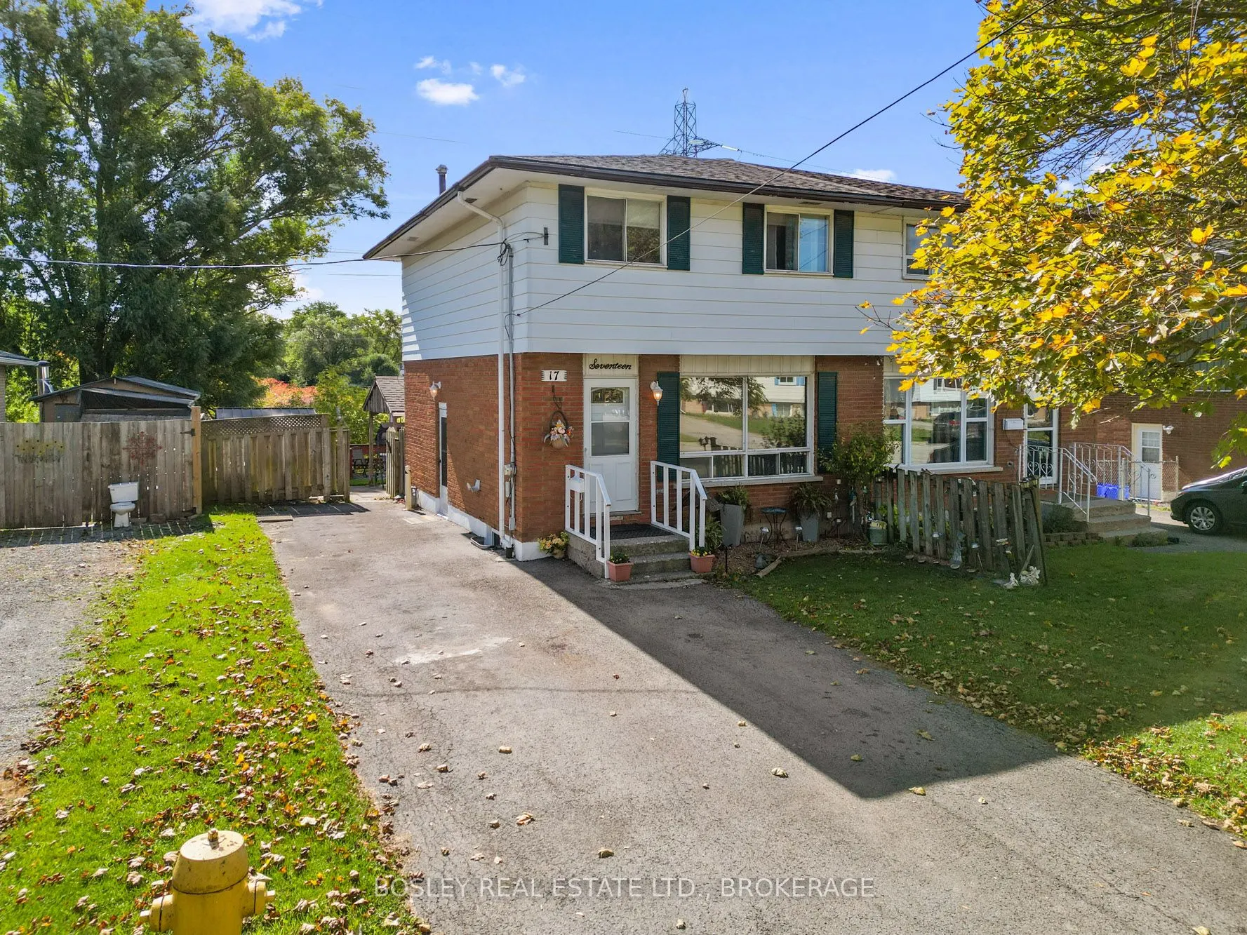 17 Deerfield Parkway