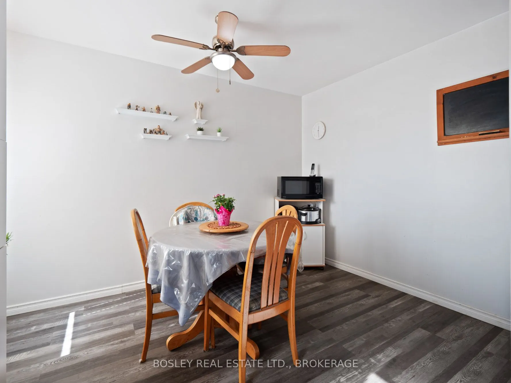 17 Deerfield Parkway