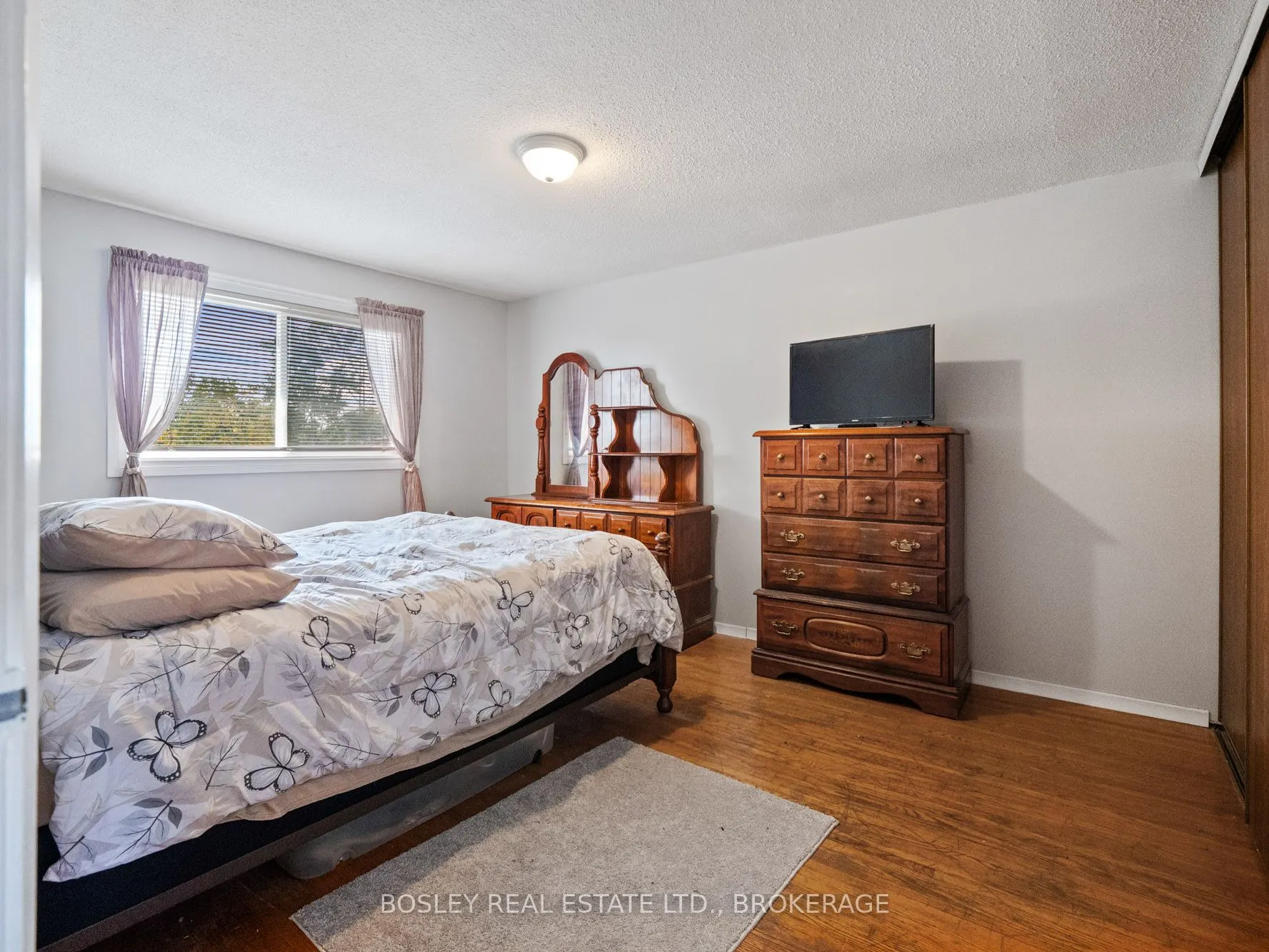 17 Deerfield Parkway