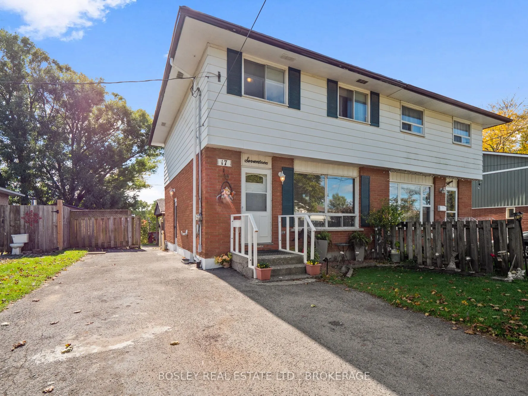 17 Deerfield Parkway