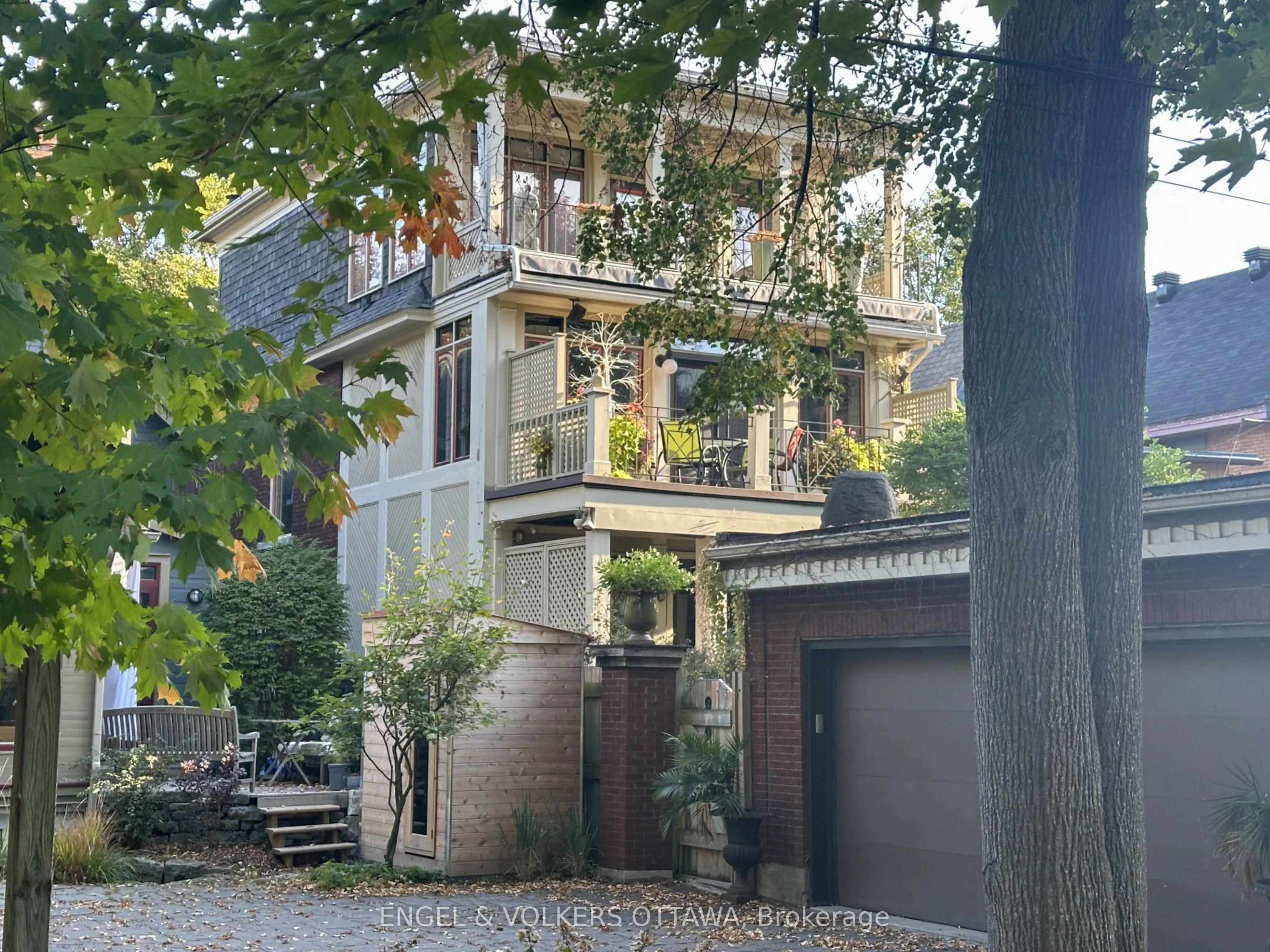 105 Stanley Avenue