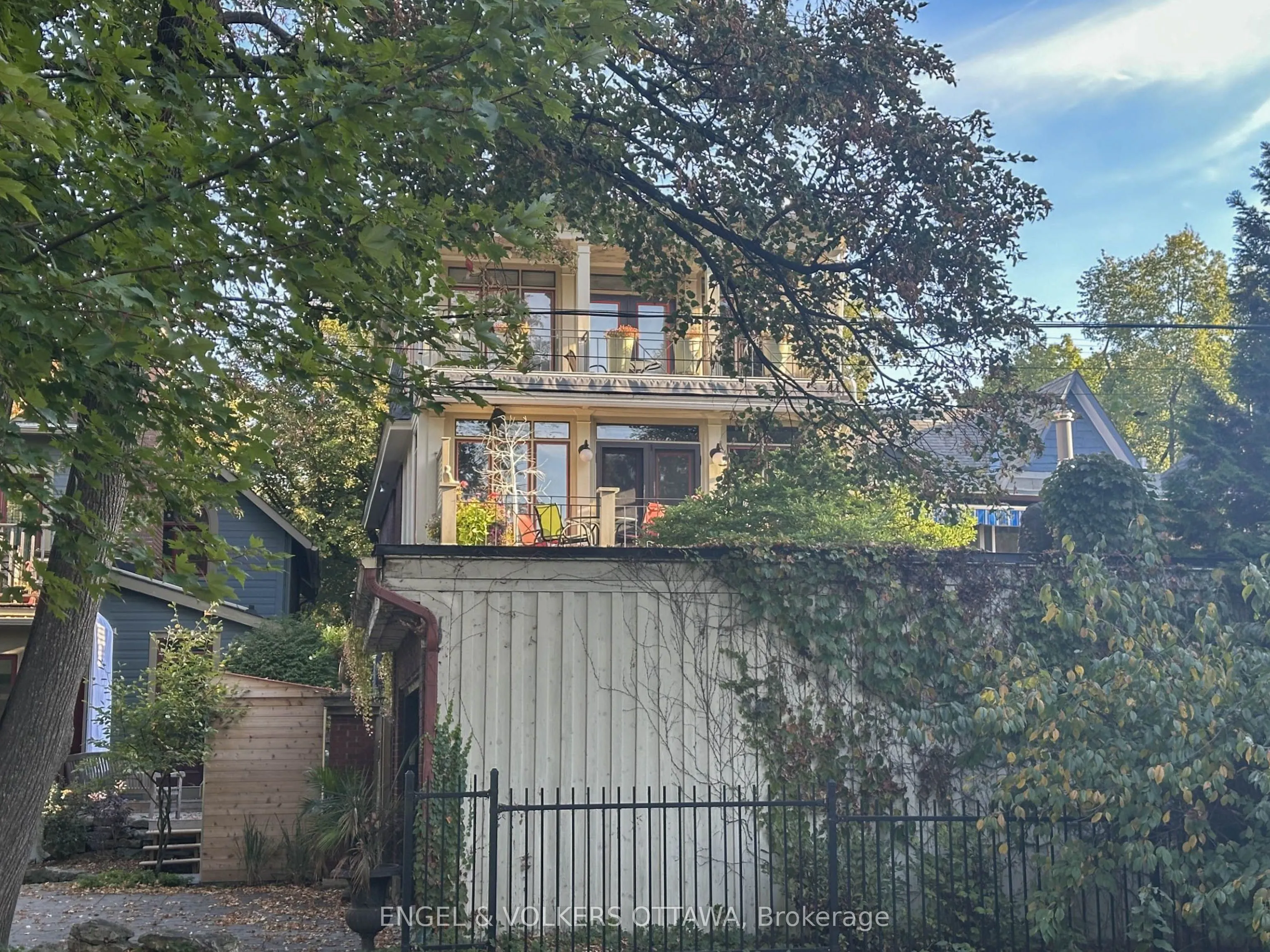 105 Stanley Avenue