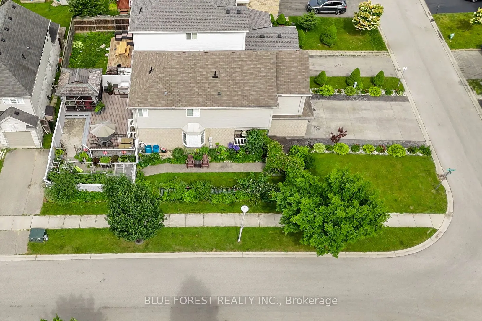682 Hedgerow Place