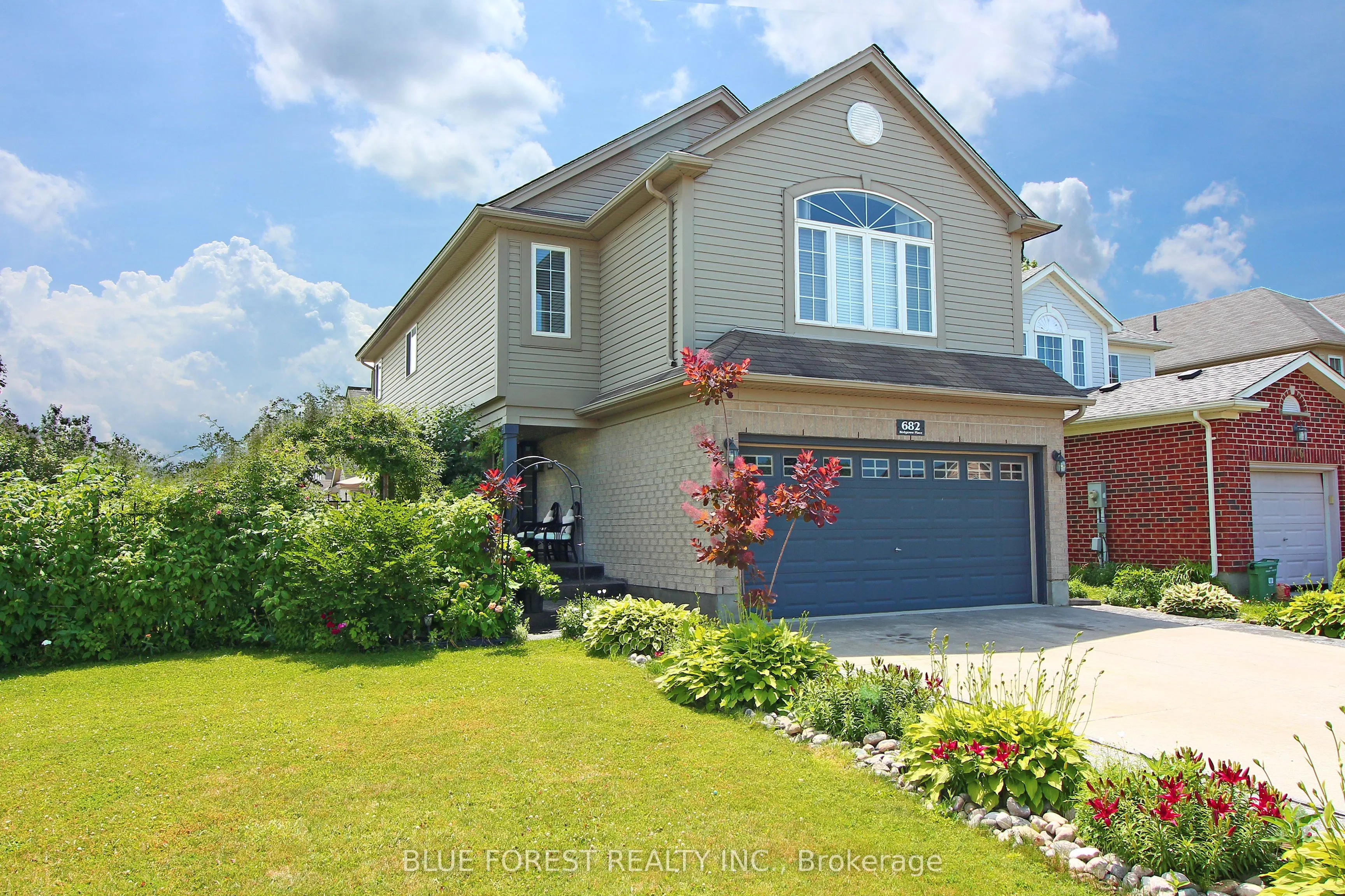 682 Hedgerow Place
