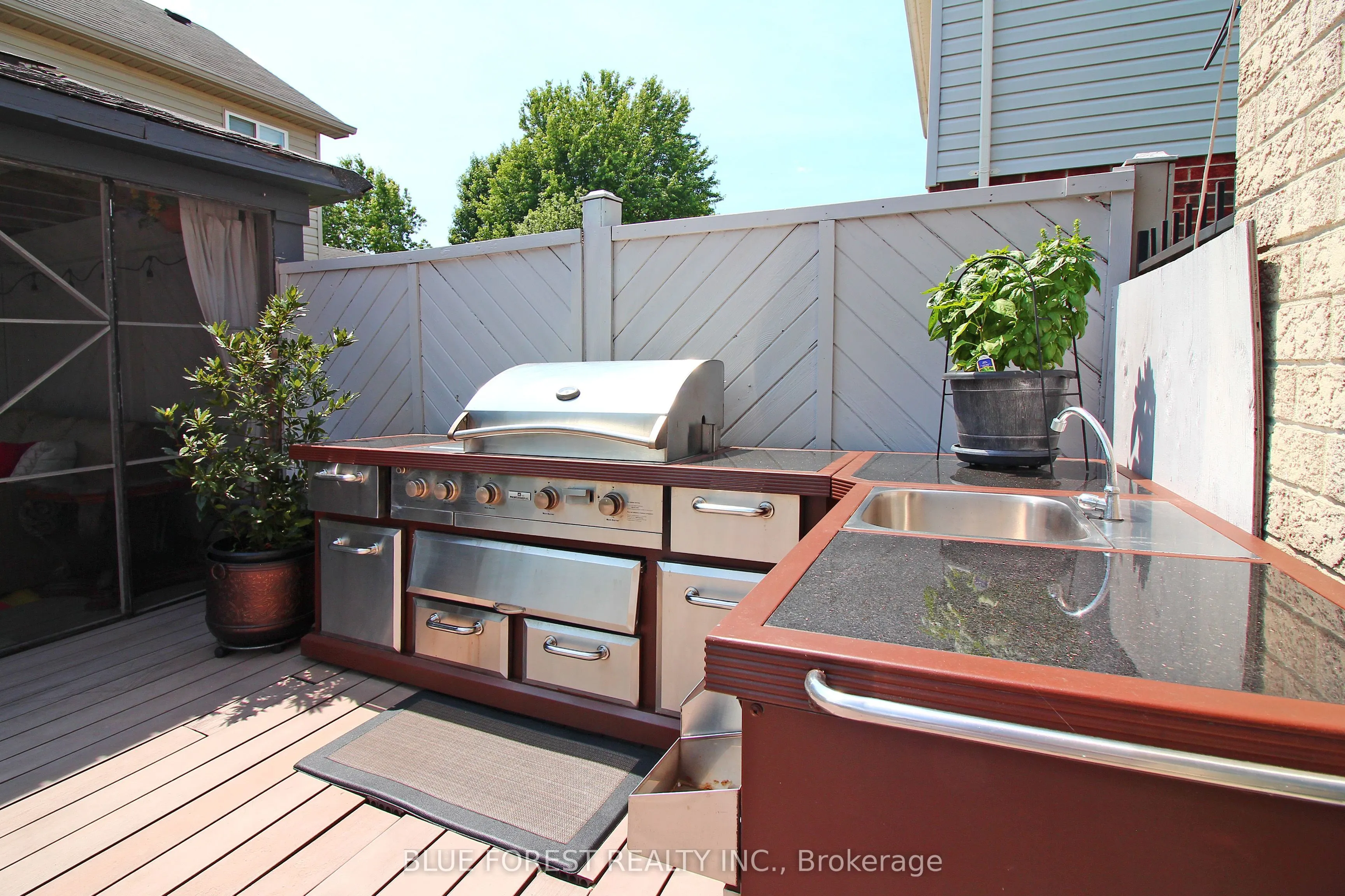 682 Hedgerow Place