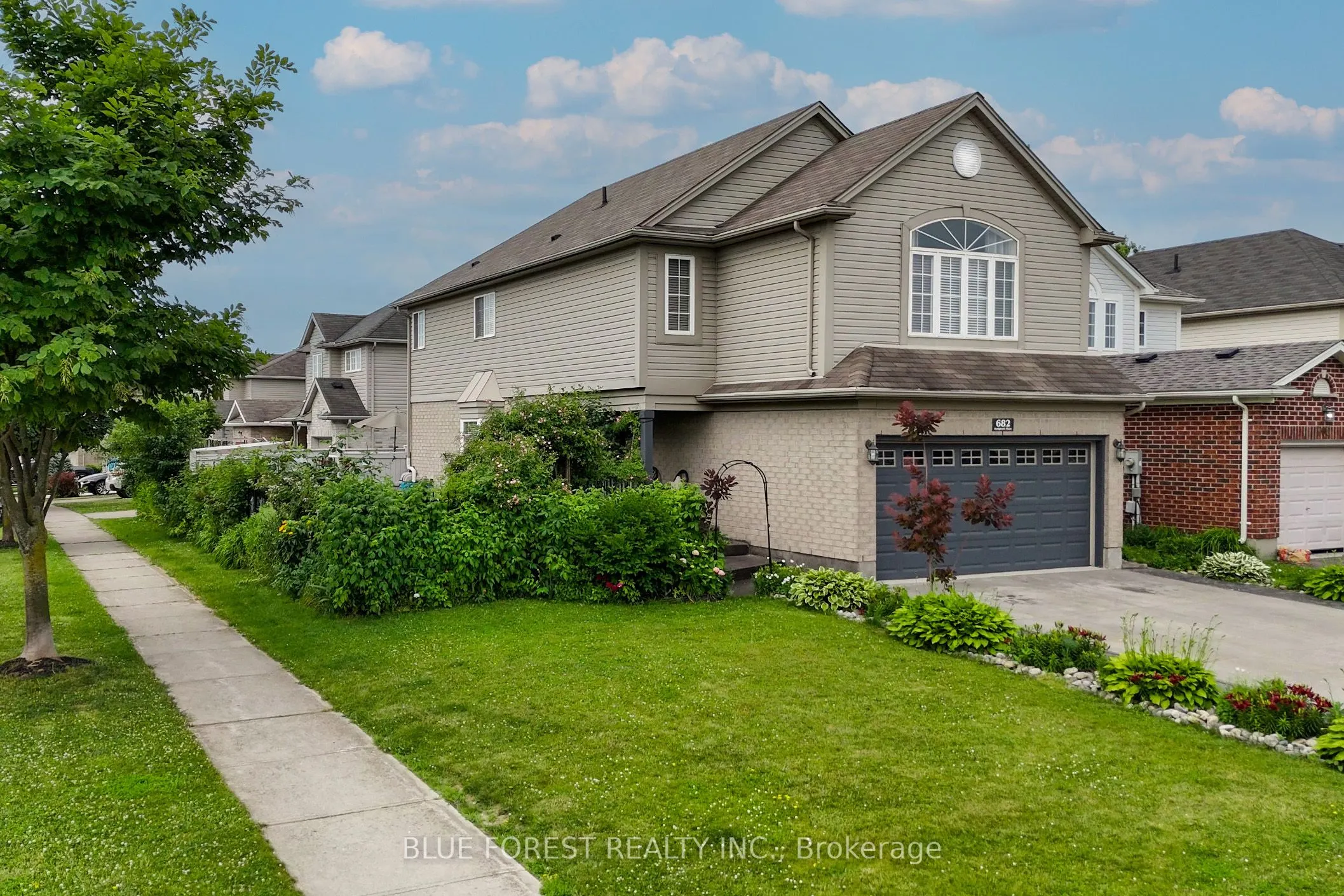 682 Hedgerow Place
