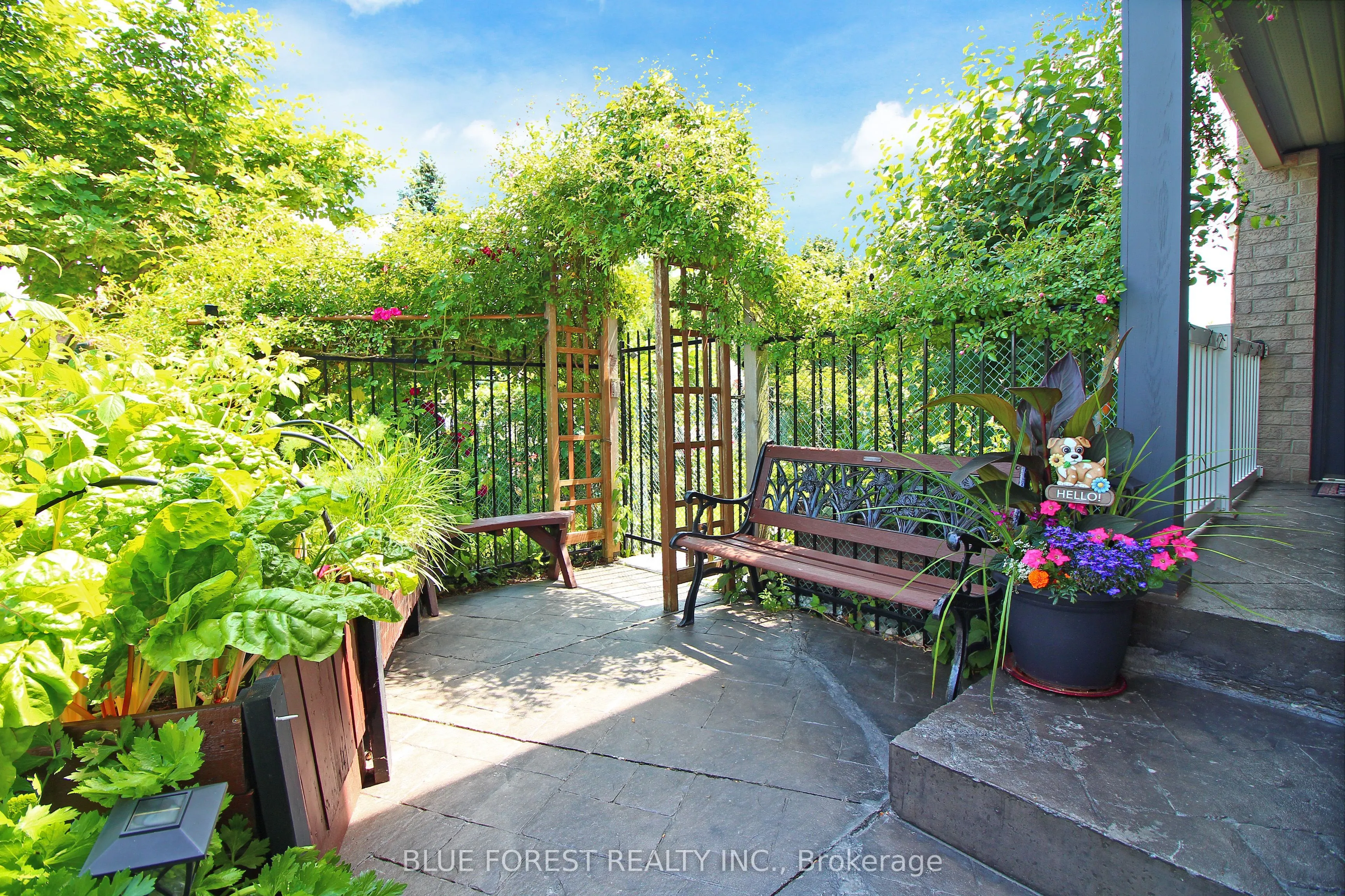 682 Hedgerow Place