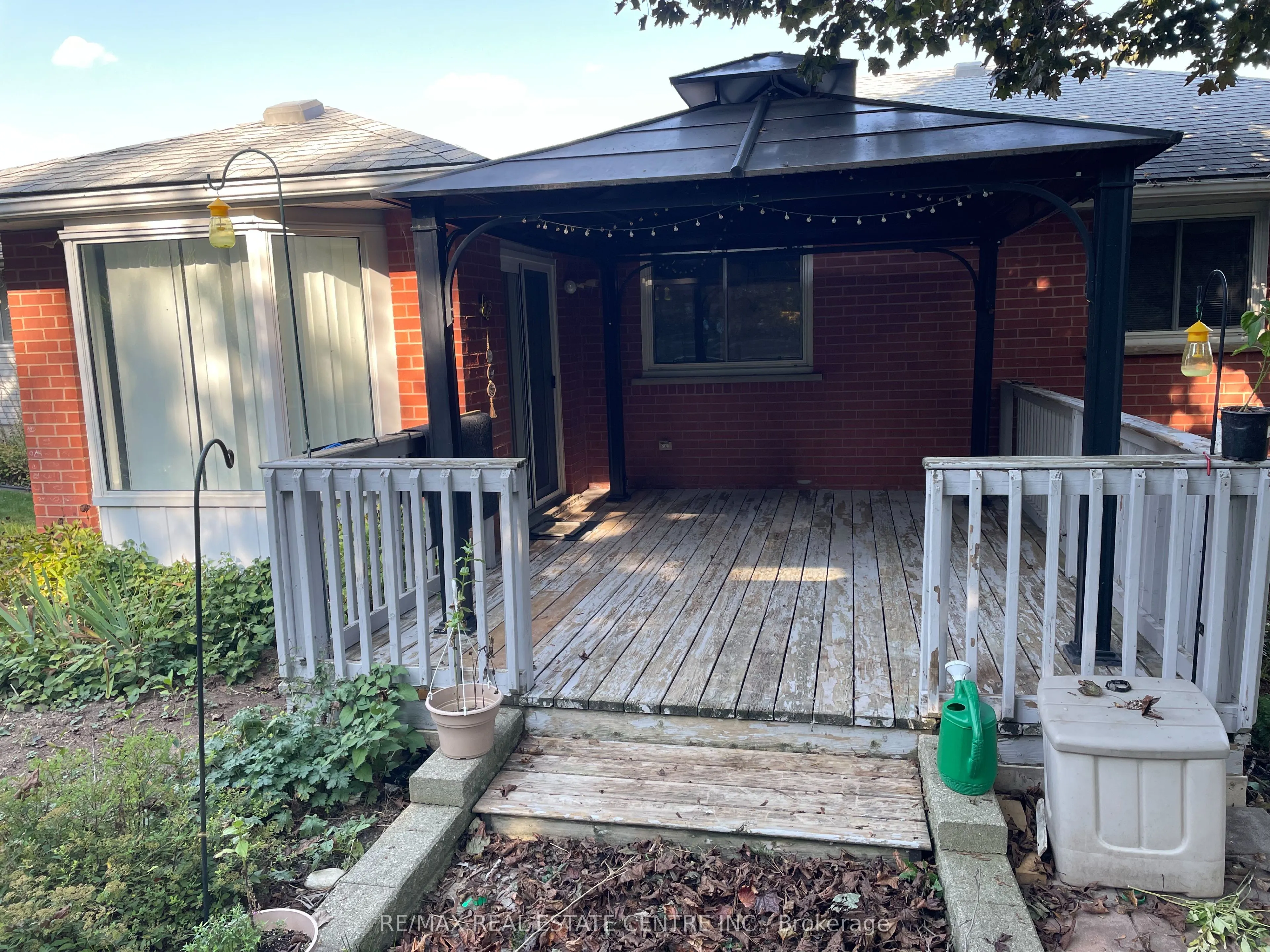 66 HODGINS Crescent
