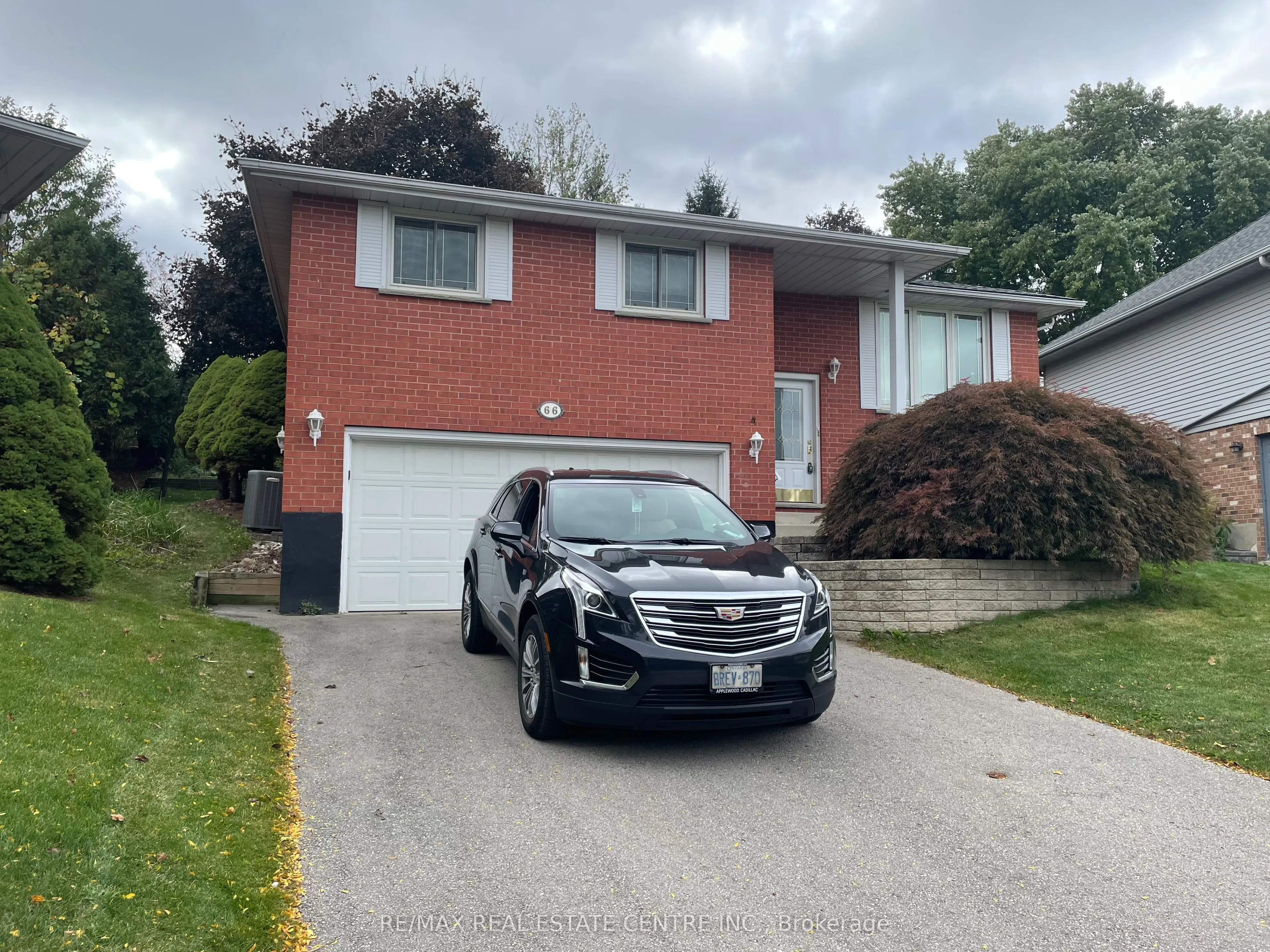 66 HODGINS Crescent