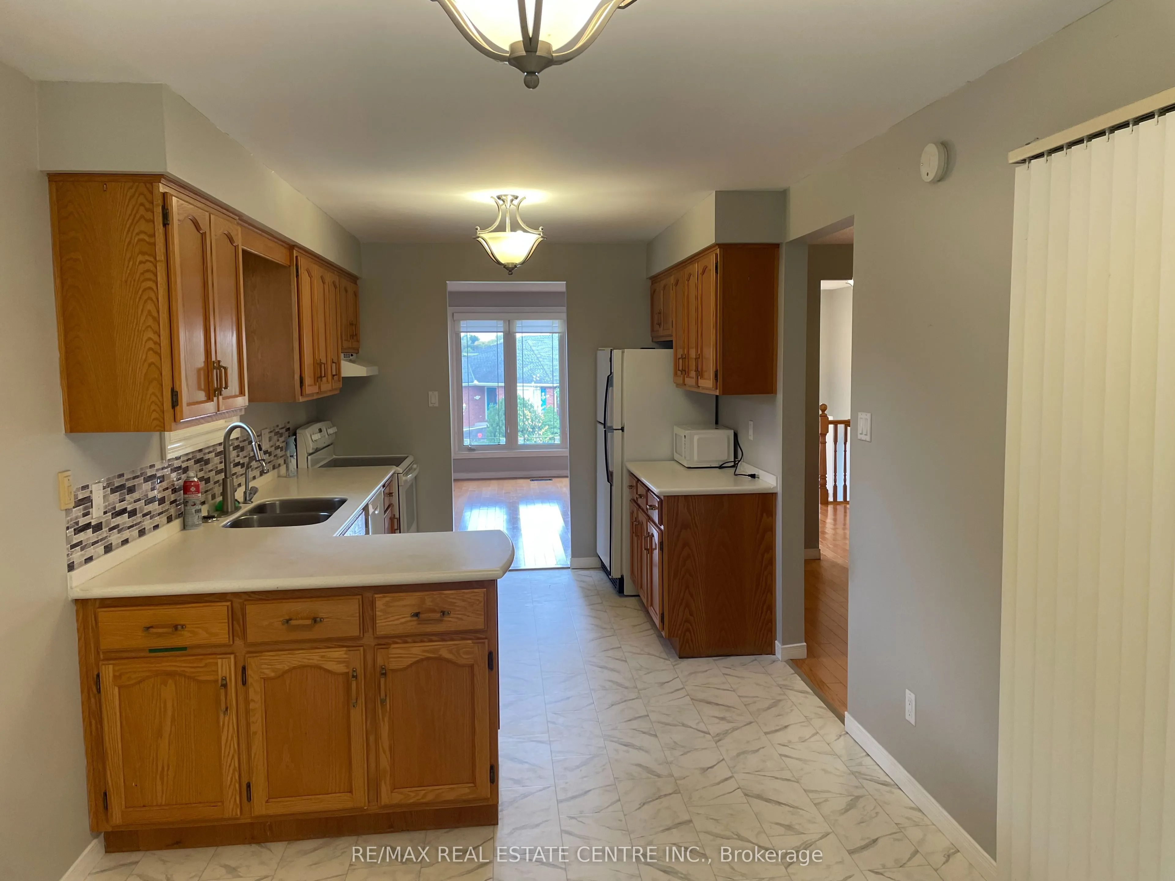 66 HODGINS Crescent