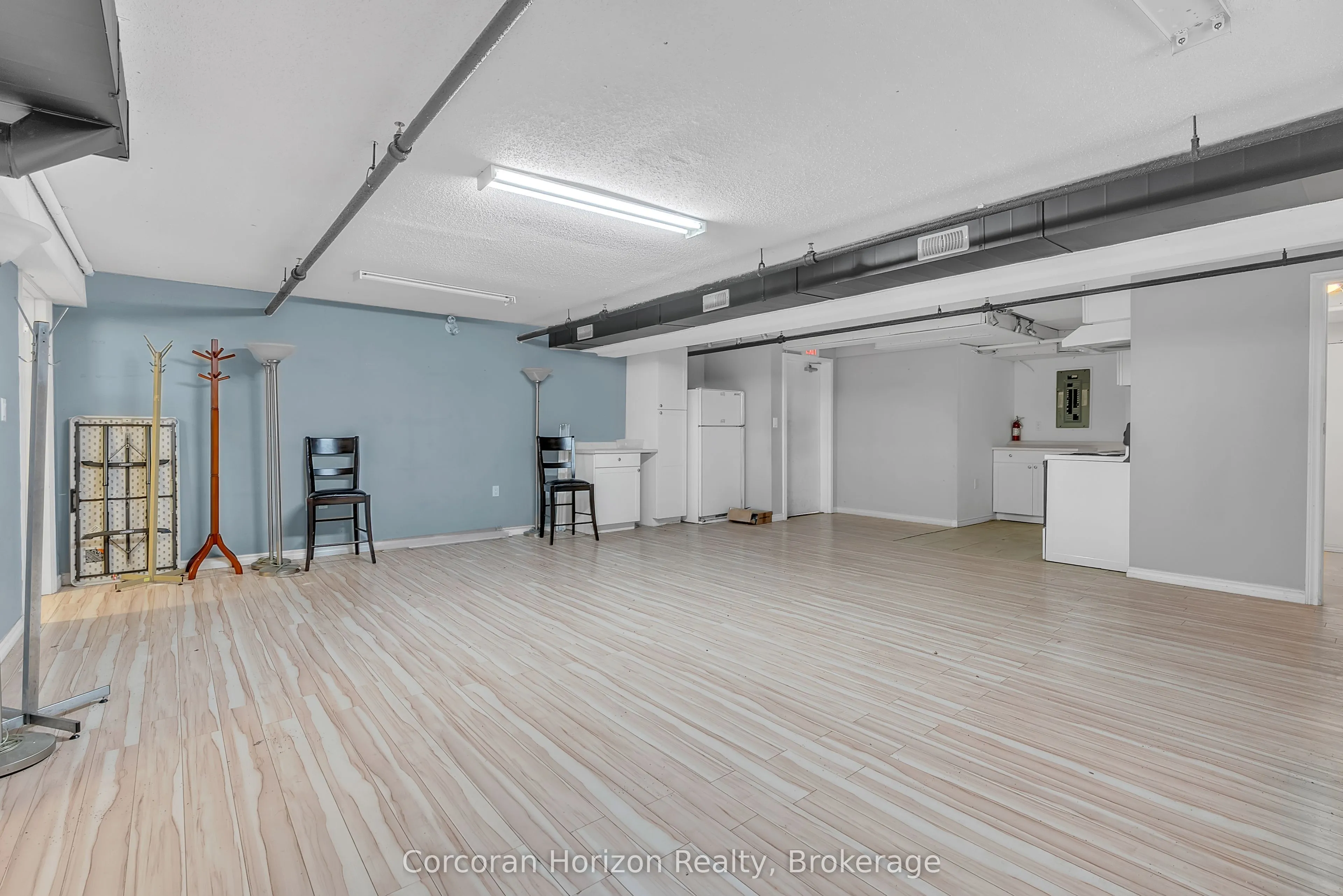 15 WELLINGTON Street N, #L2
