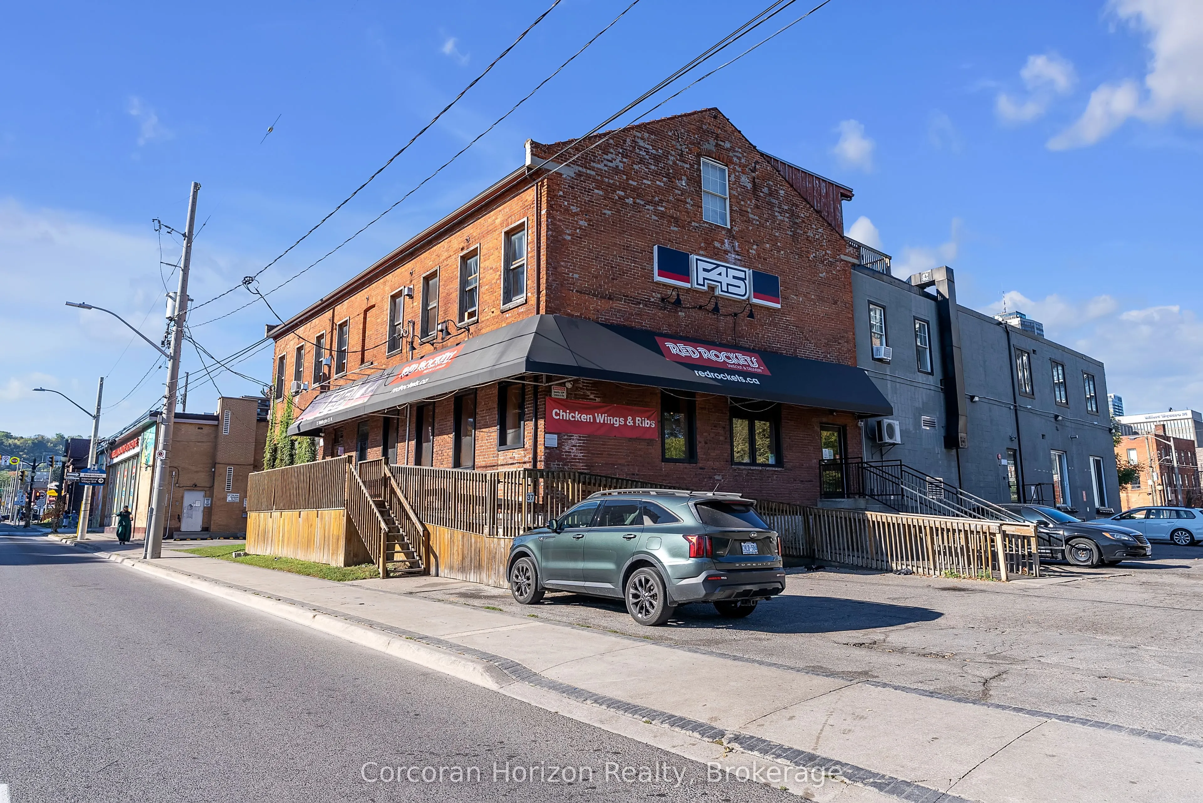 15 WELLINGTON Street N, #L2