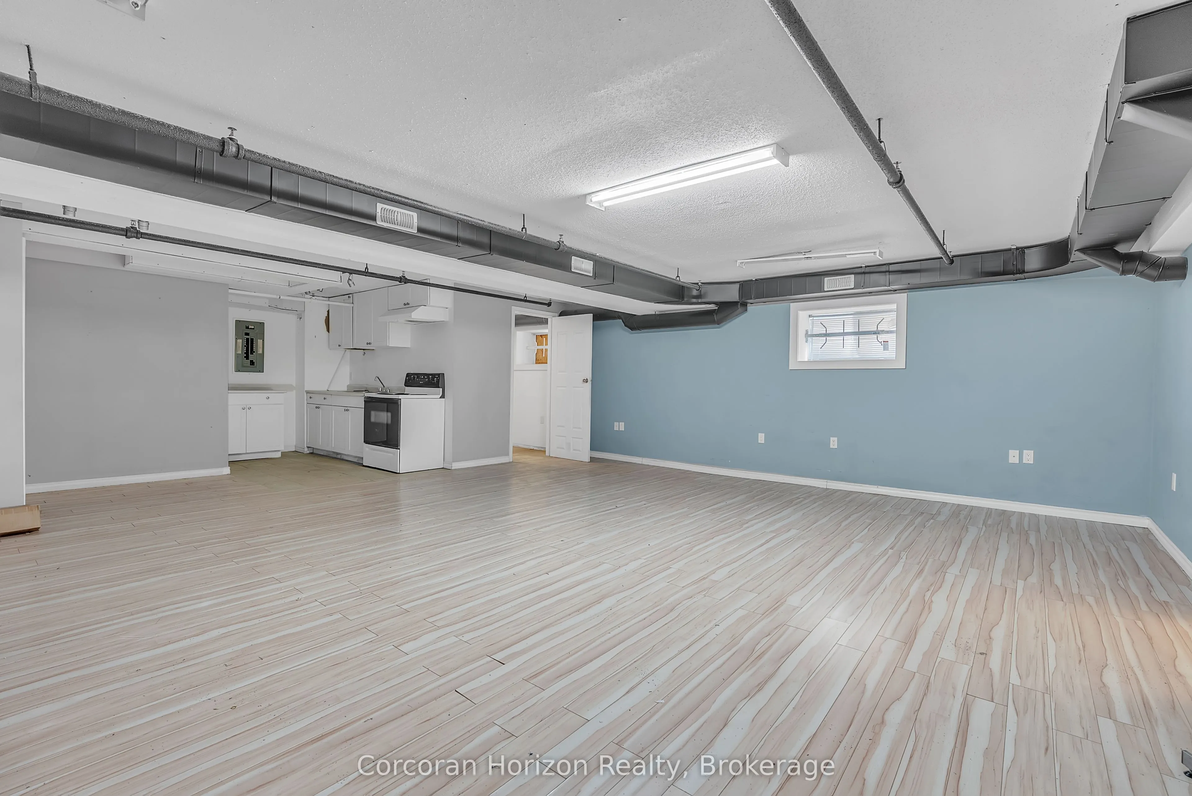 15 WELLINGTON Street N, #L2