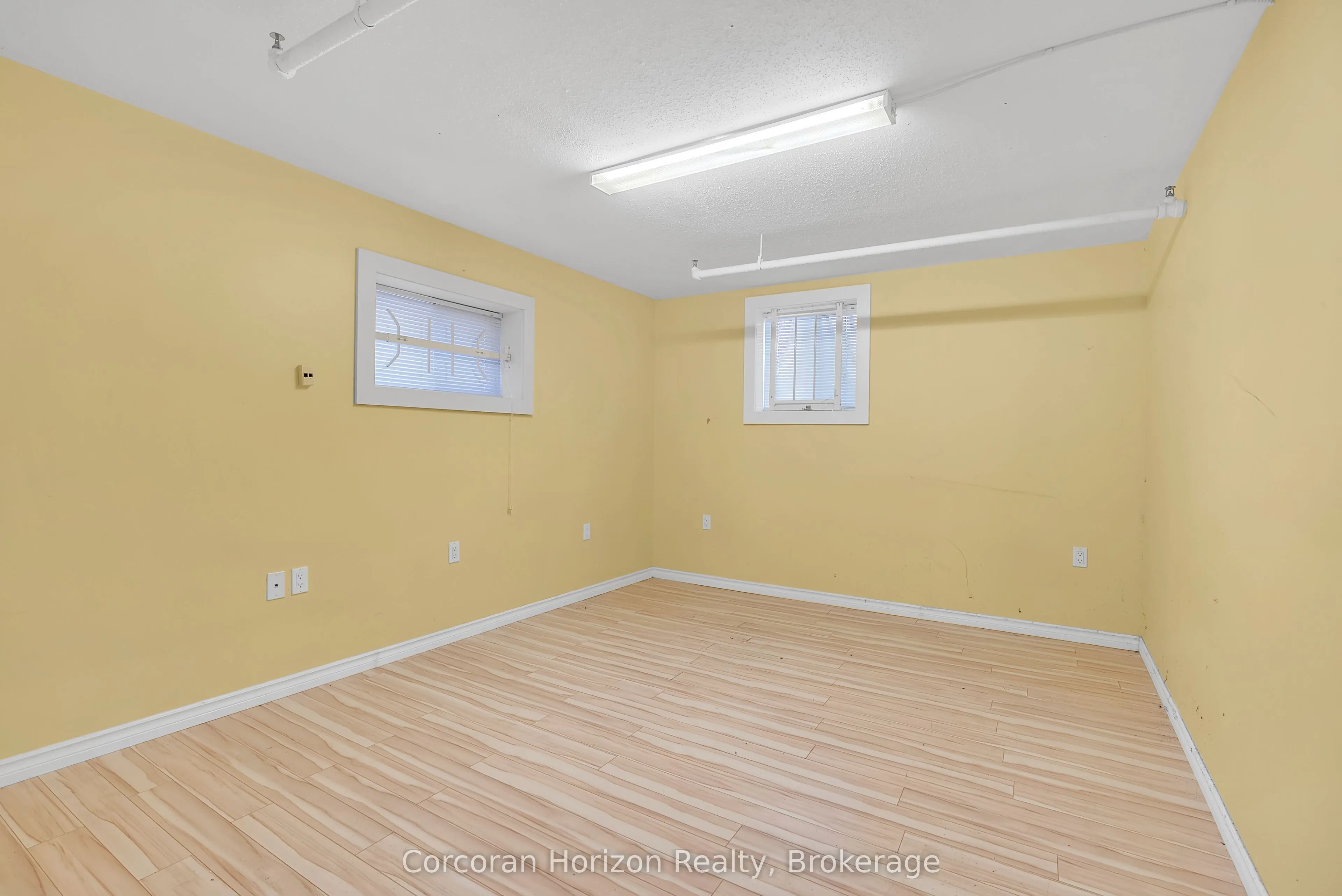 15 WELLINGTON Street N, #L2