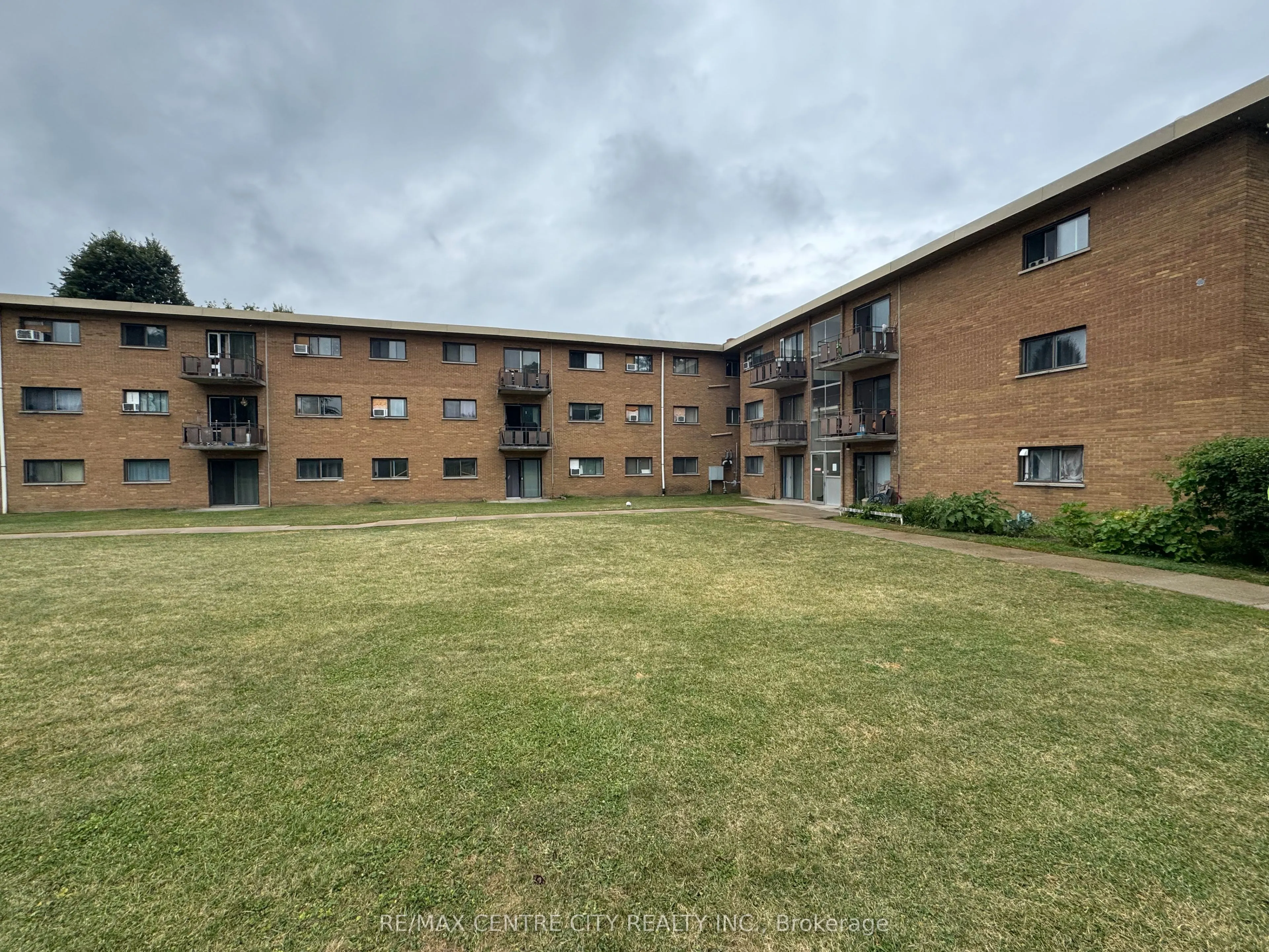 1825 Whitney Street, #307